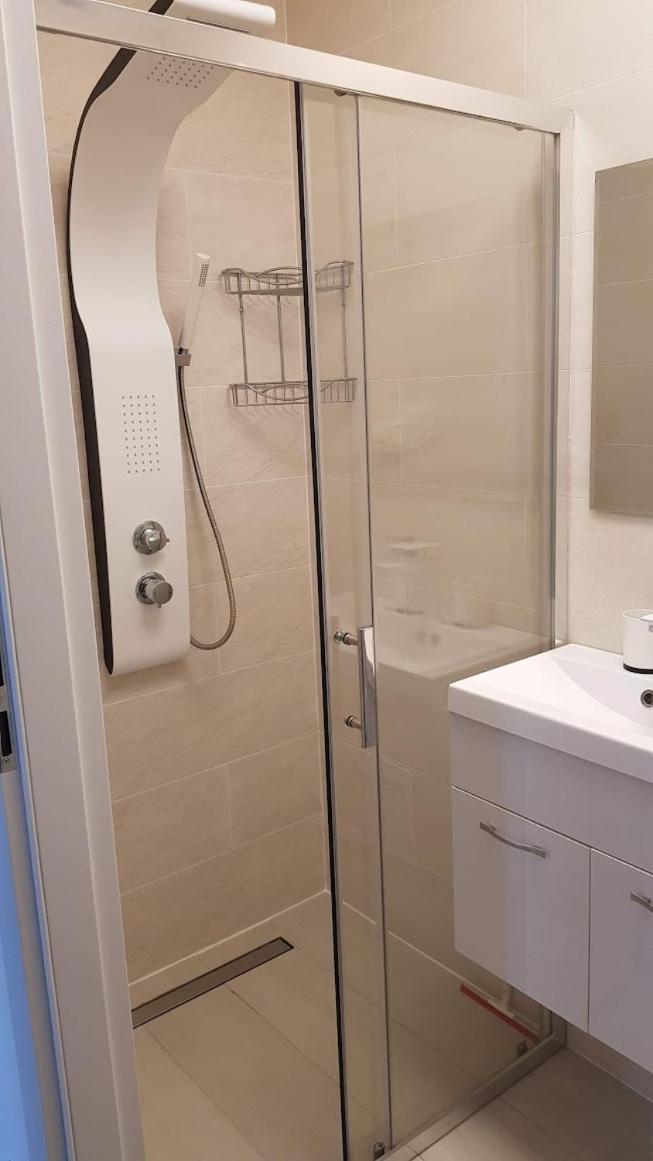 Two-Bedroom Suite - Photo 10