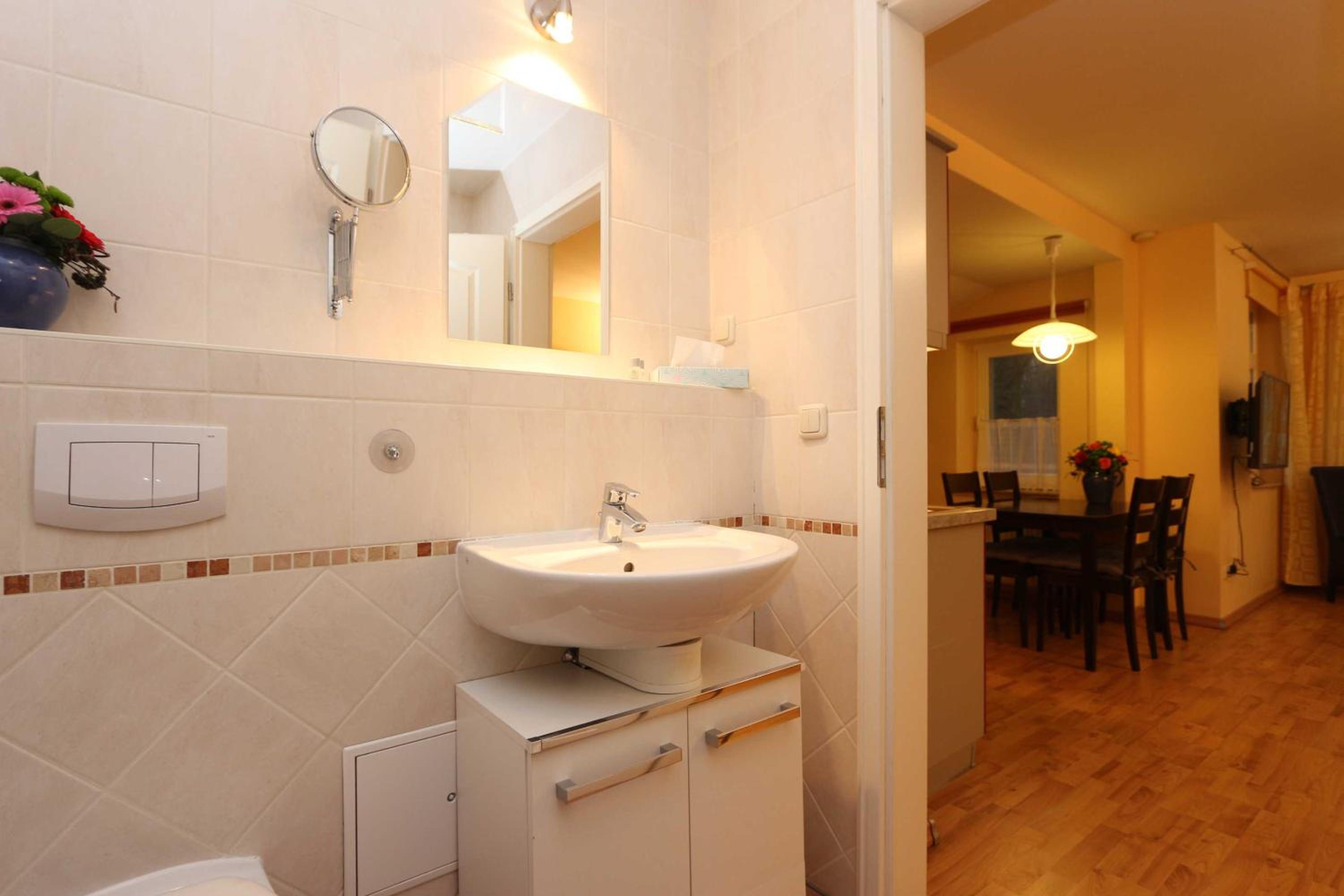 One-Bedroom Apartment with Balcony photo 3