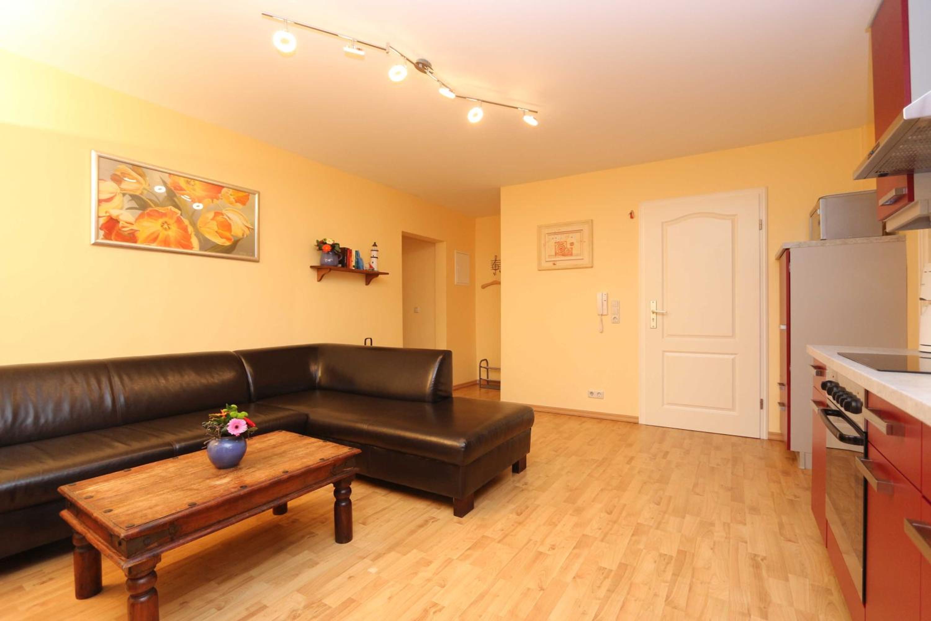 Two-Bedroom Apartment with Balcony photo 3