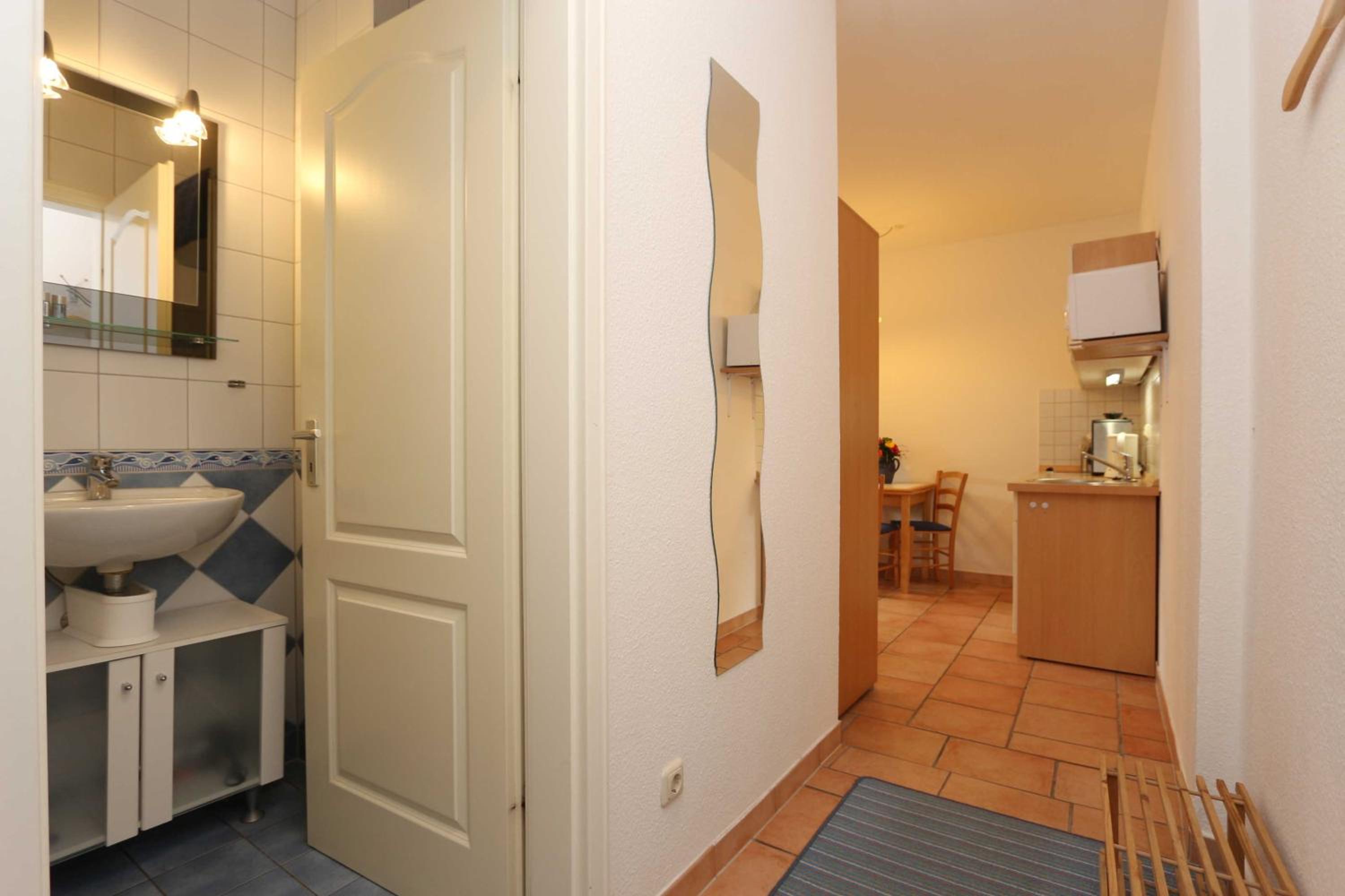 One-Bedroom Apartment with Terrace photo 2