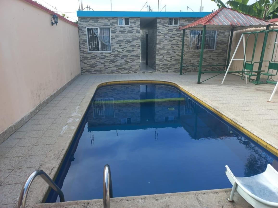 Seven-Bedroom House photo 1