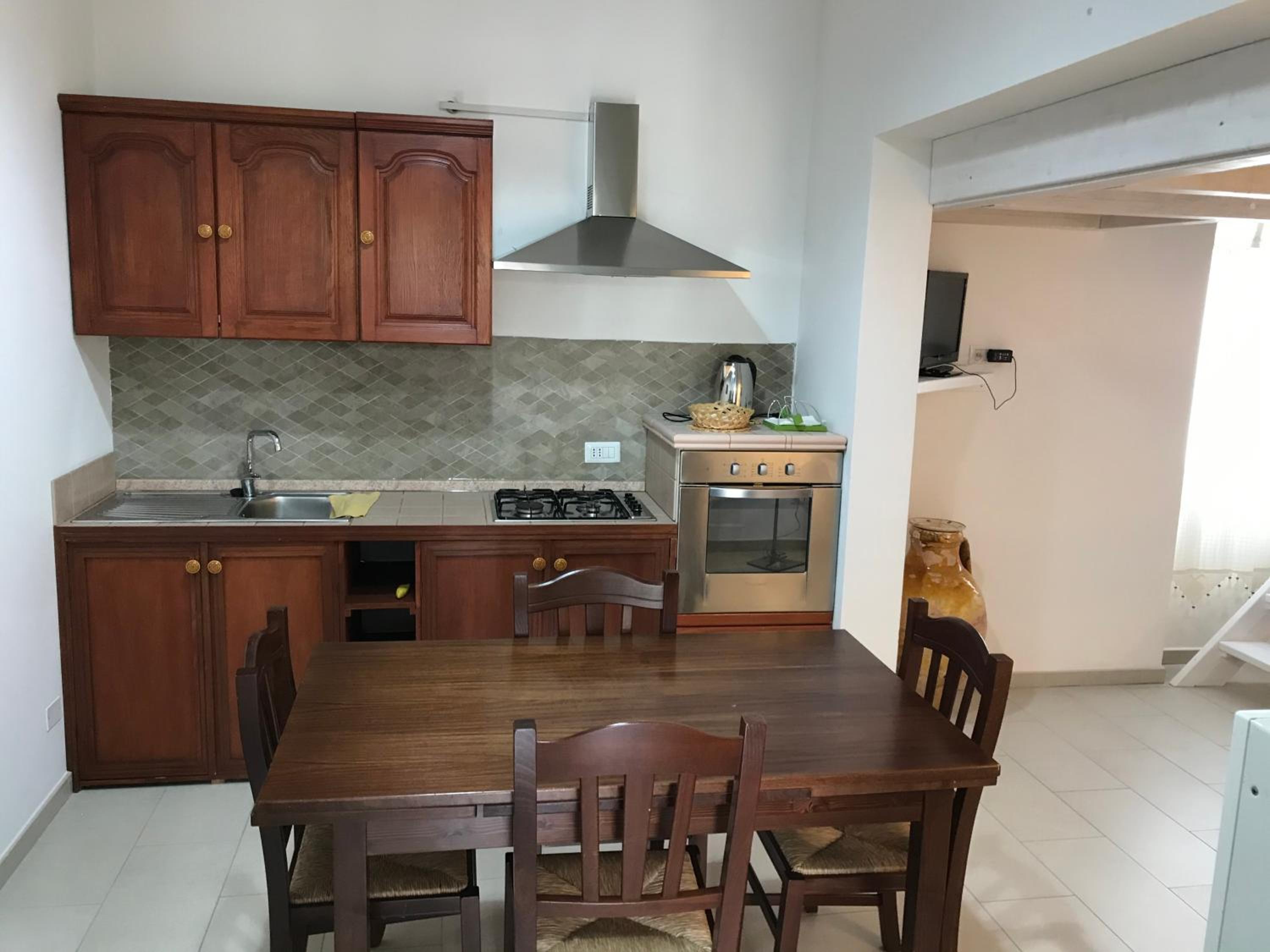 One-Bedroom House - Photo 4