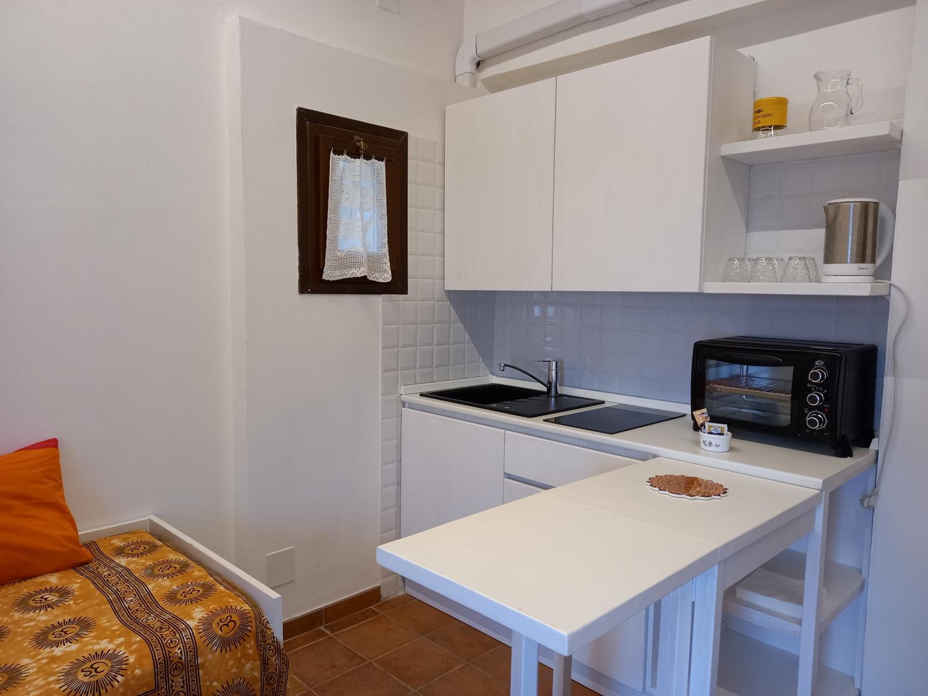 One-Bedroom Apartment photo 2