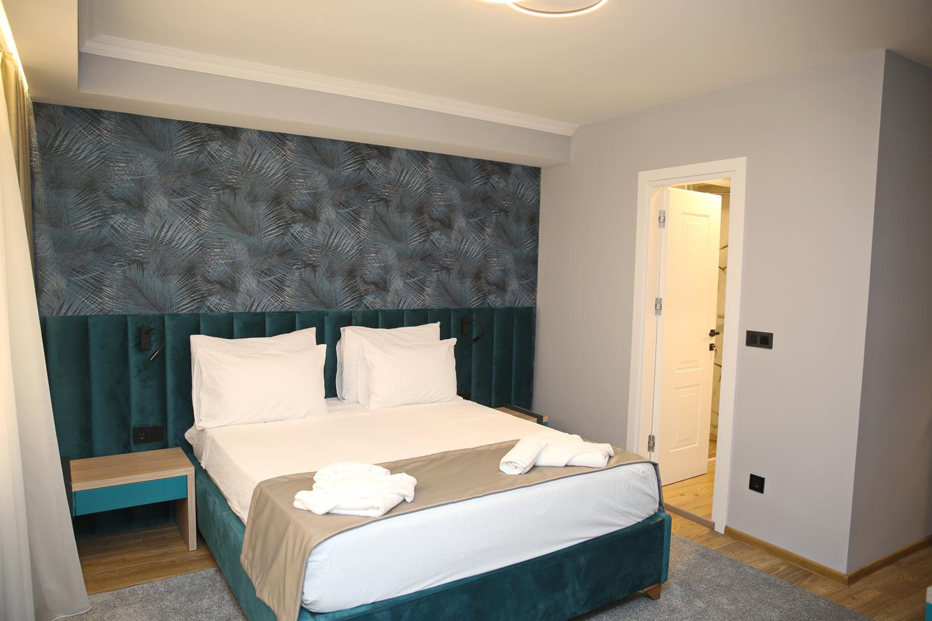 Deluxe Double Room with Bath