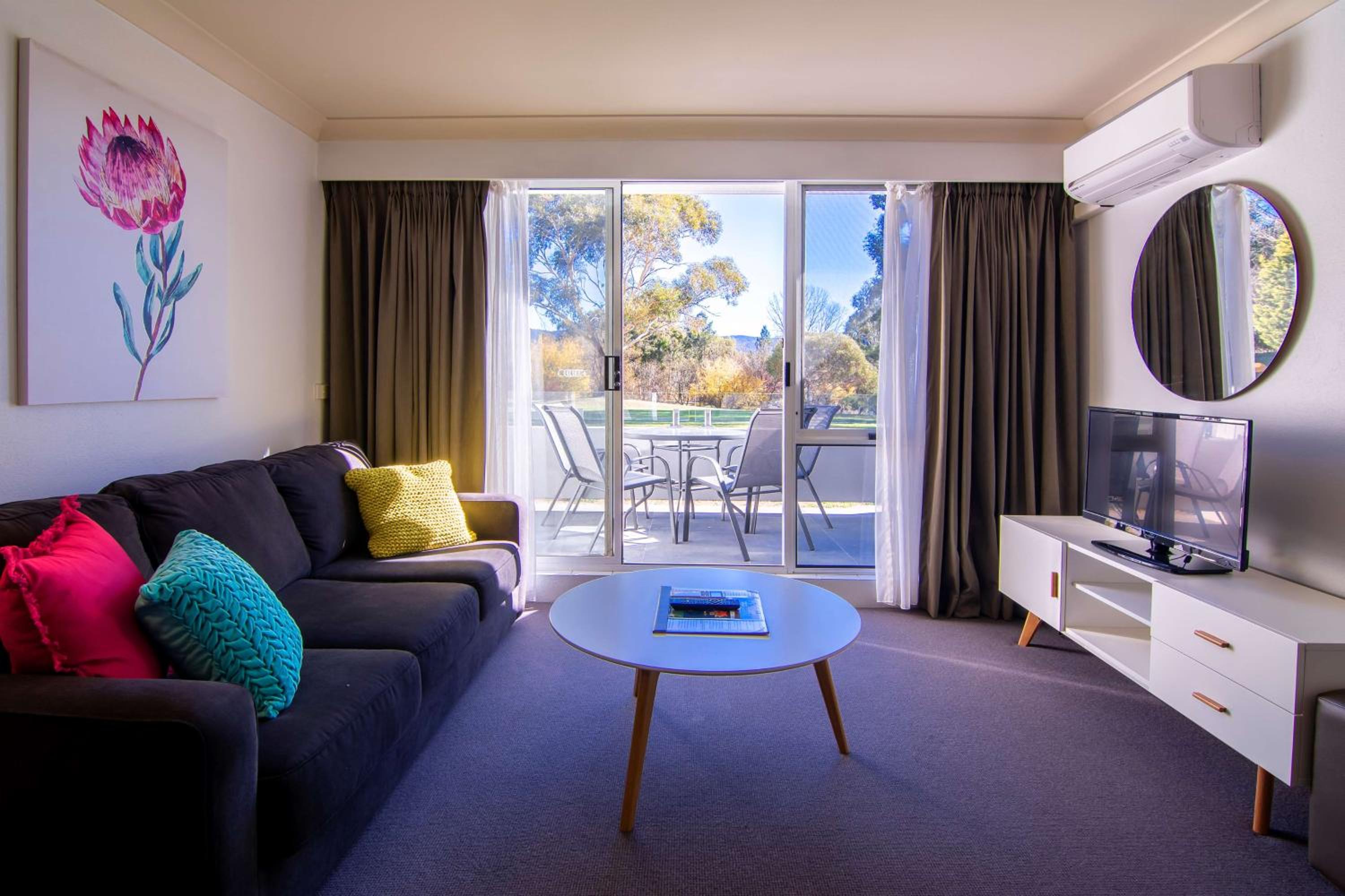 King Studio Apartment