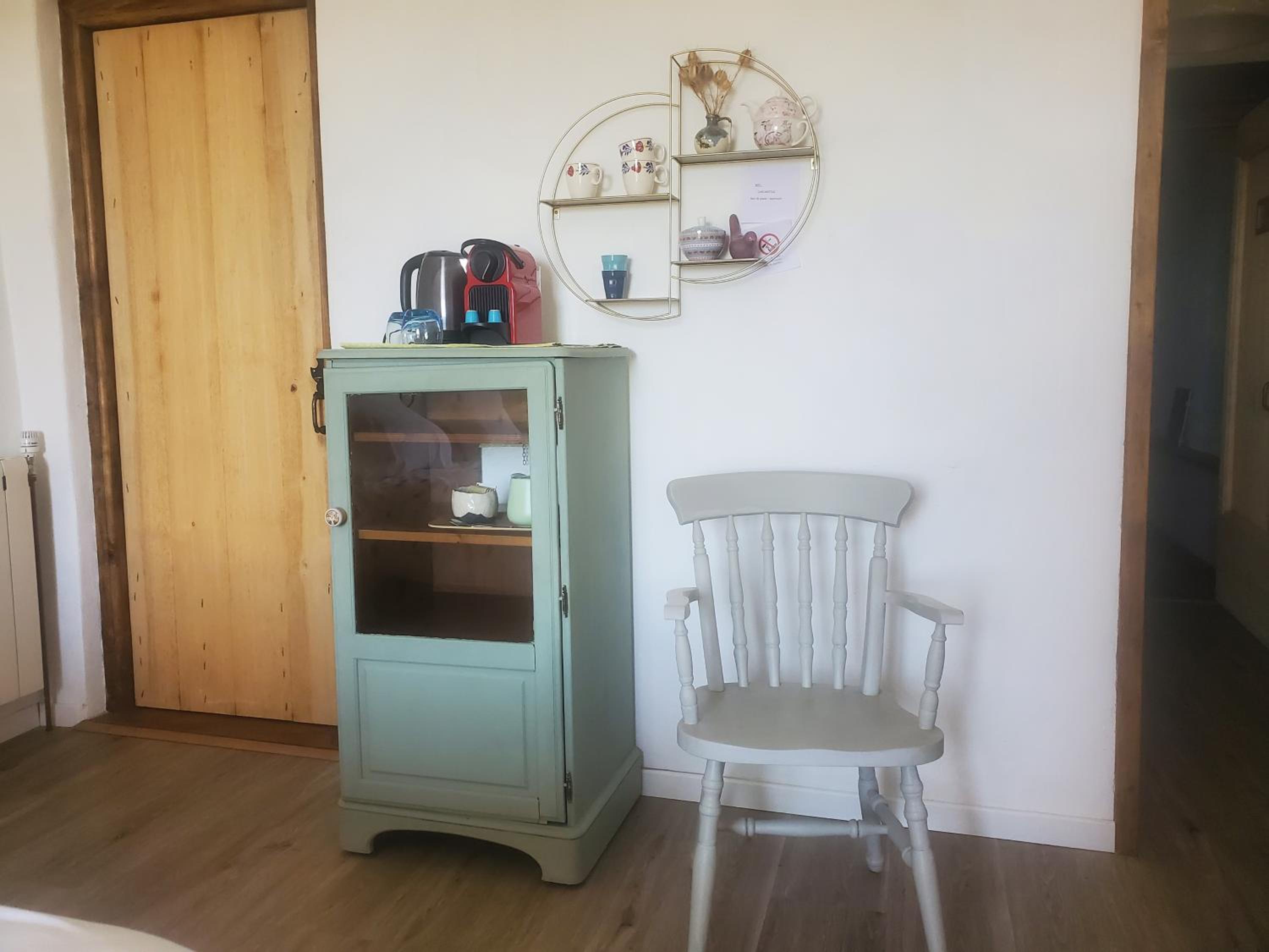 Twin Room - Photo 3