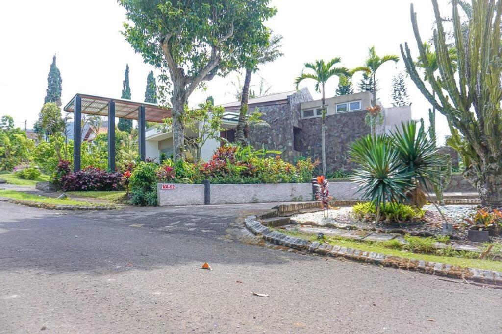 Three-Bedroom Villa - Photo 21