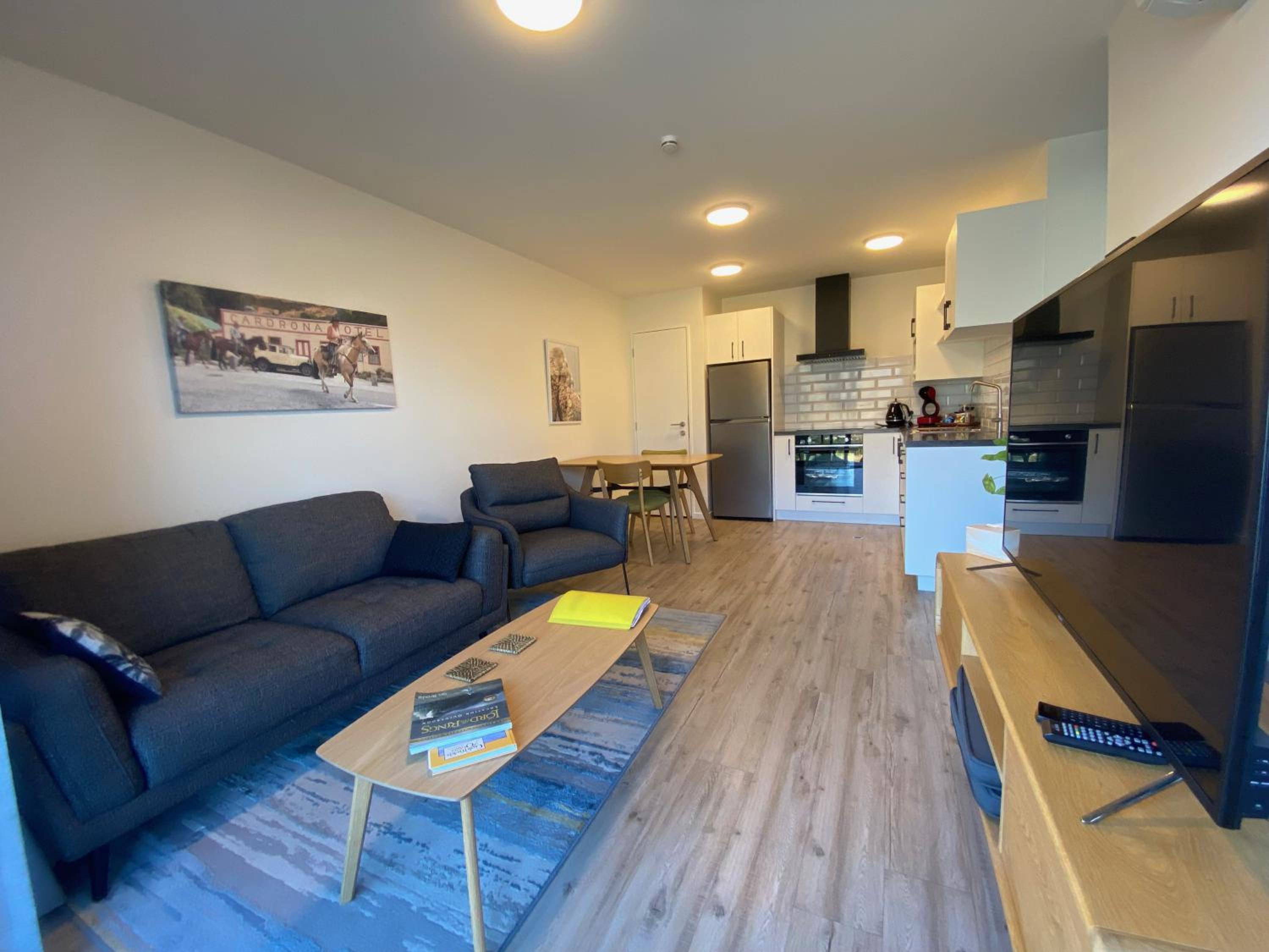 Apartment with Lake View