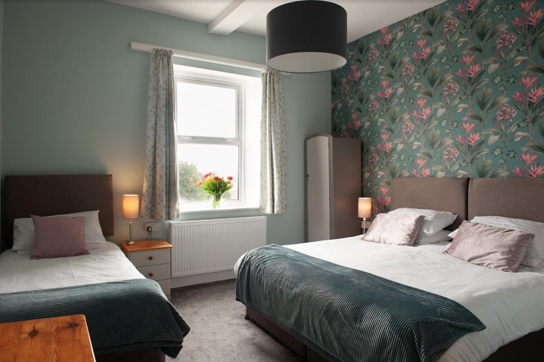 Superior Triple Room photo 3