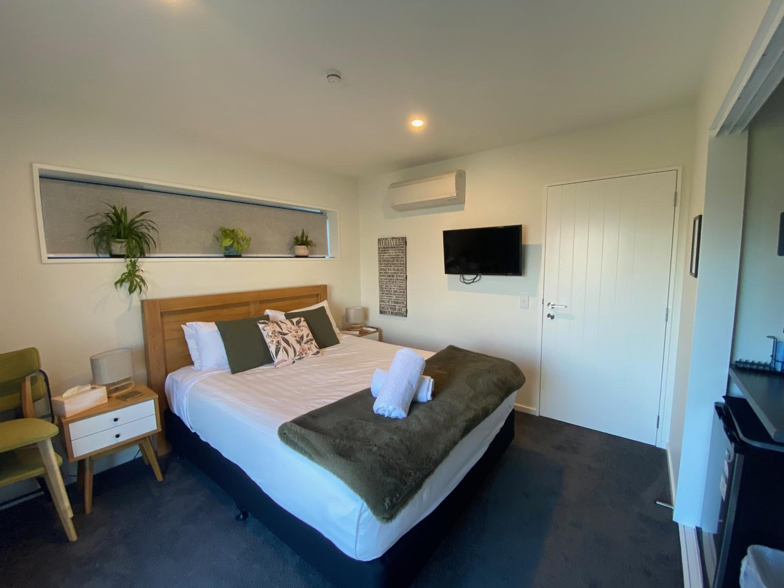 Deluxe Queen Room