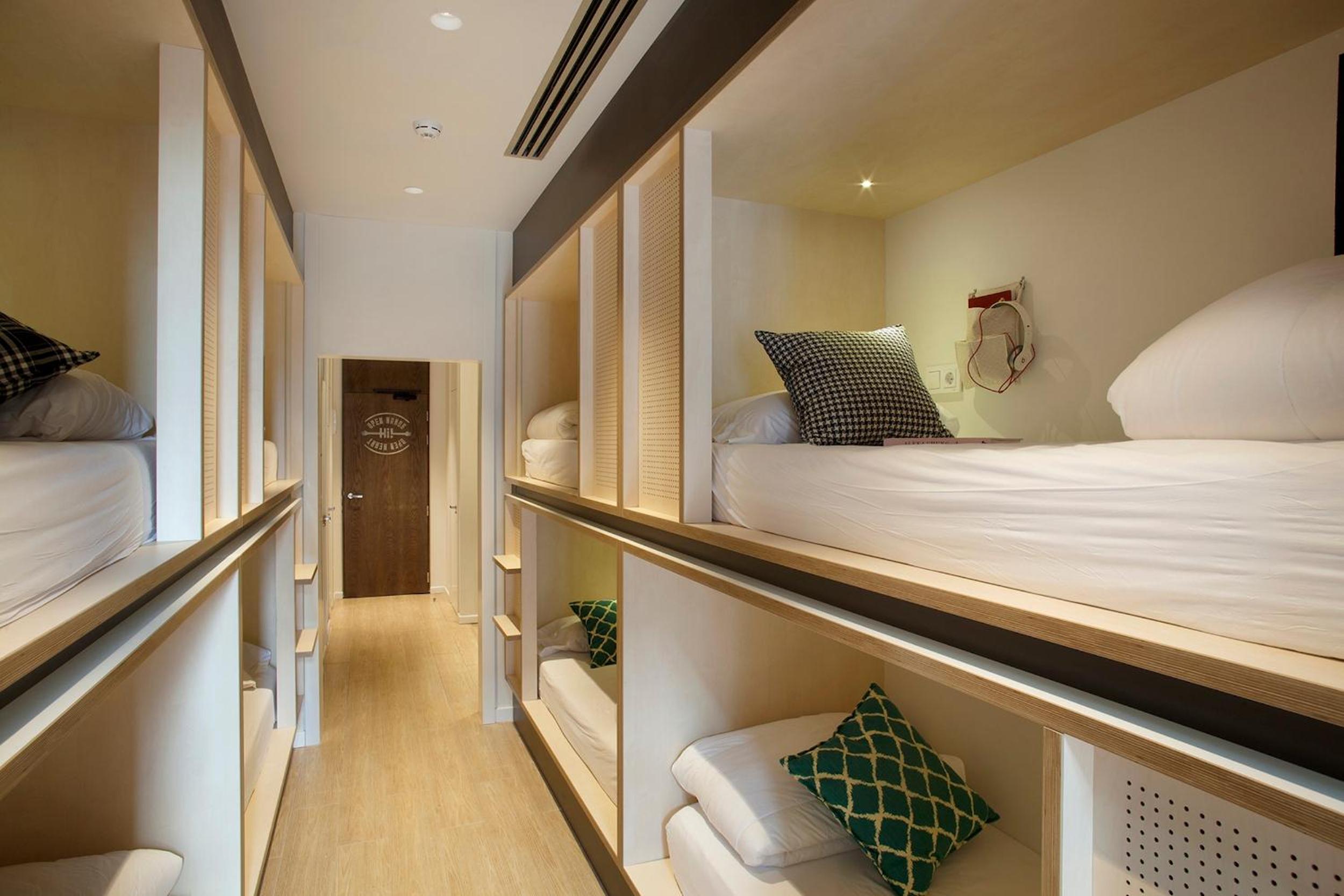 Bed in 8-Bed Mixed Dormitory Room photo 3
