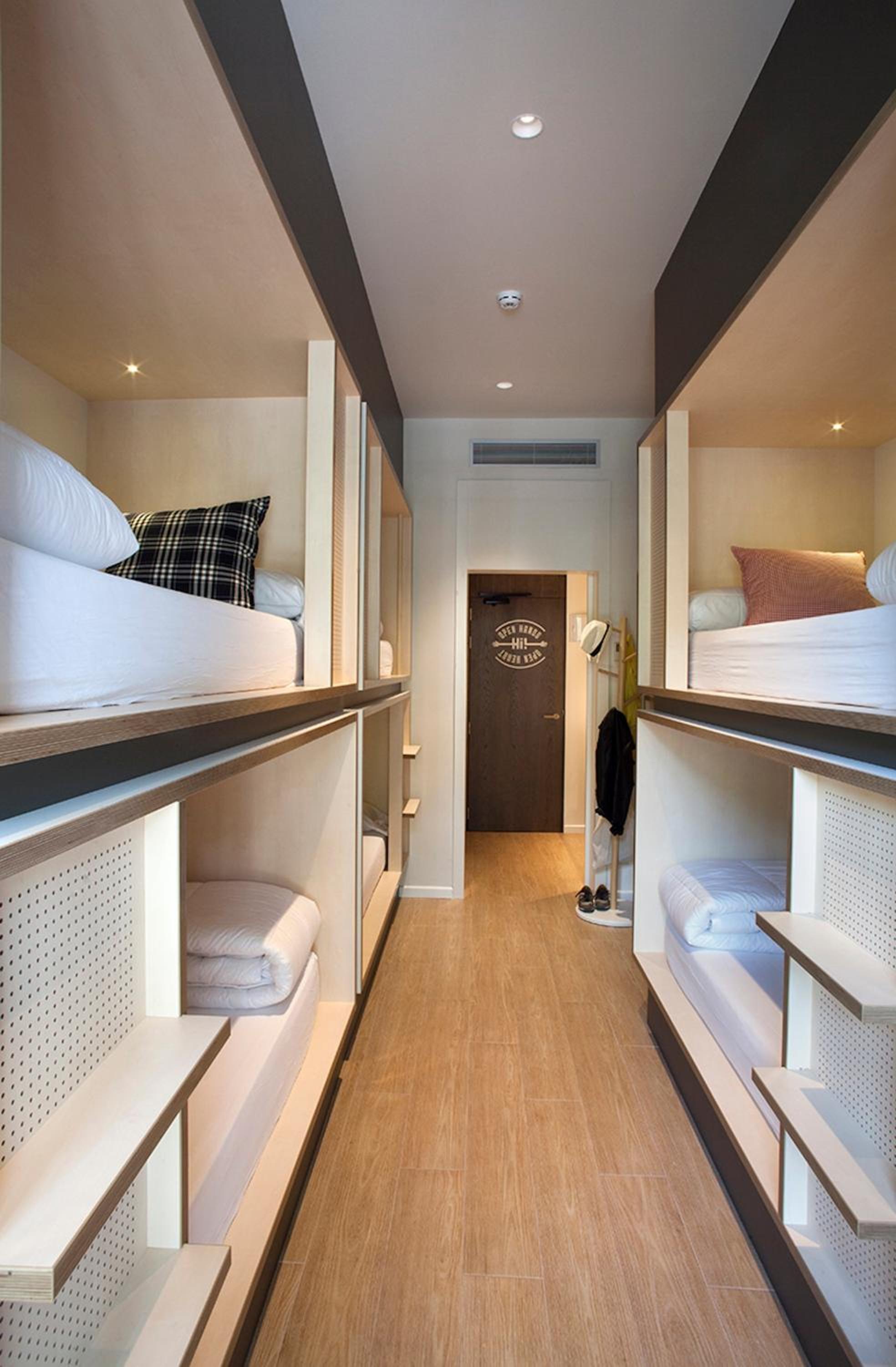 Bed in 6-Bed Mixed Dormitory Room with Shared Bathroom photo 3