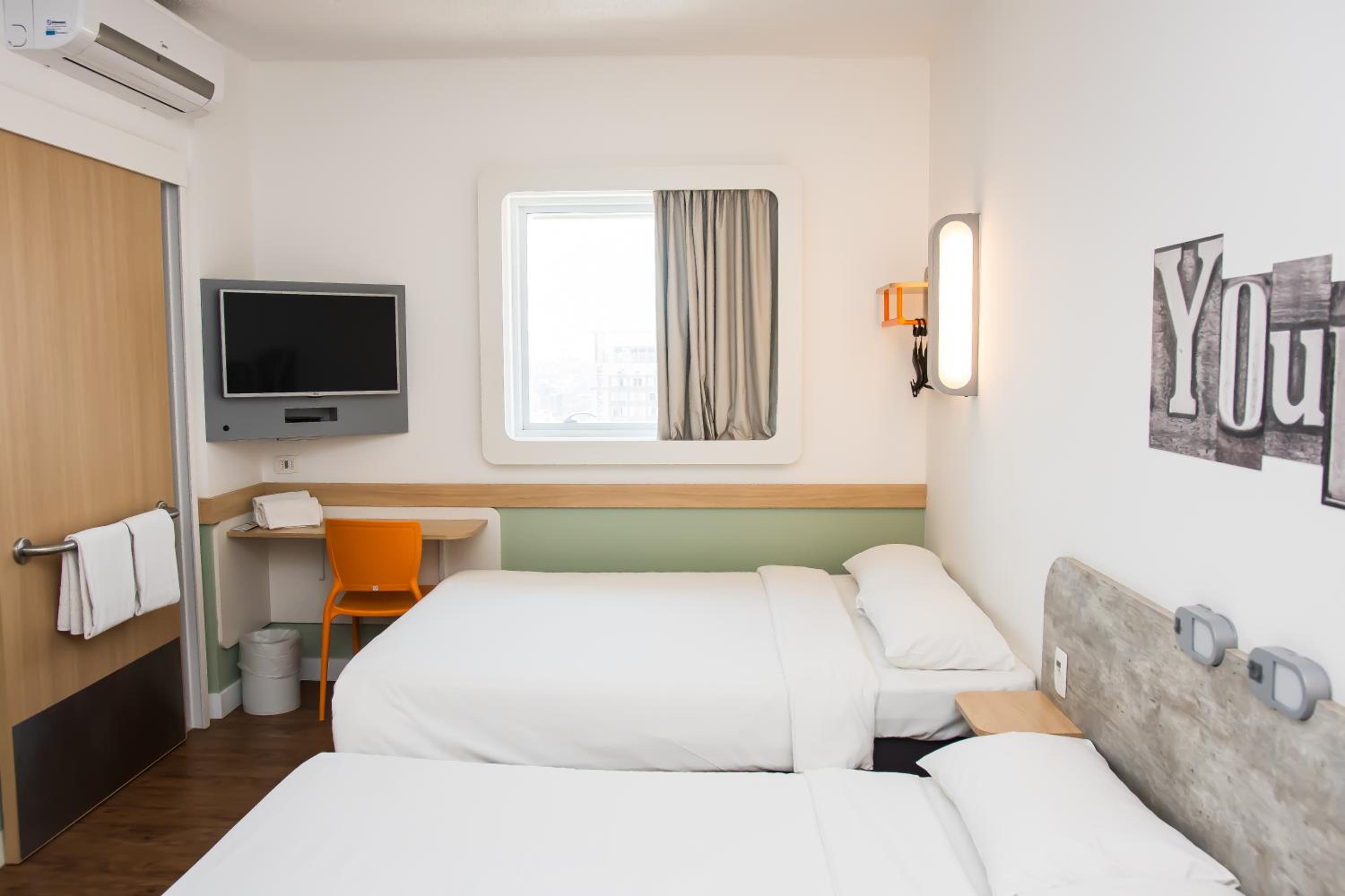 Standard Double Room with Two Double Beds photo 1