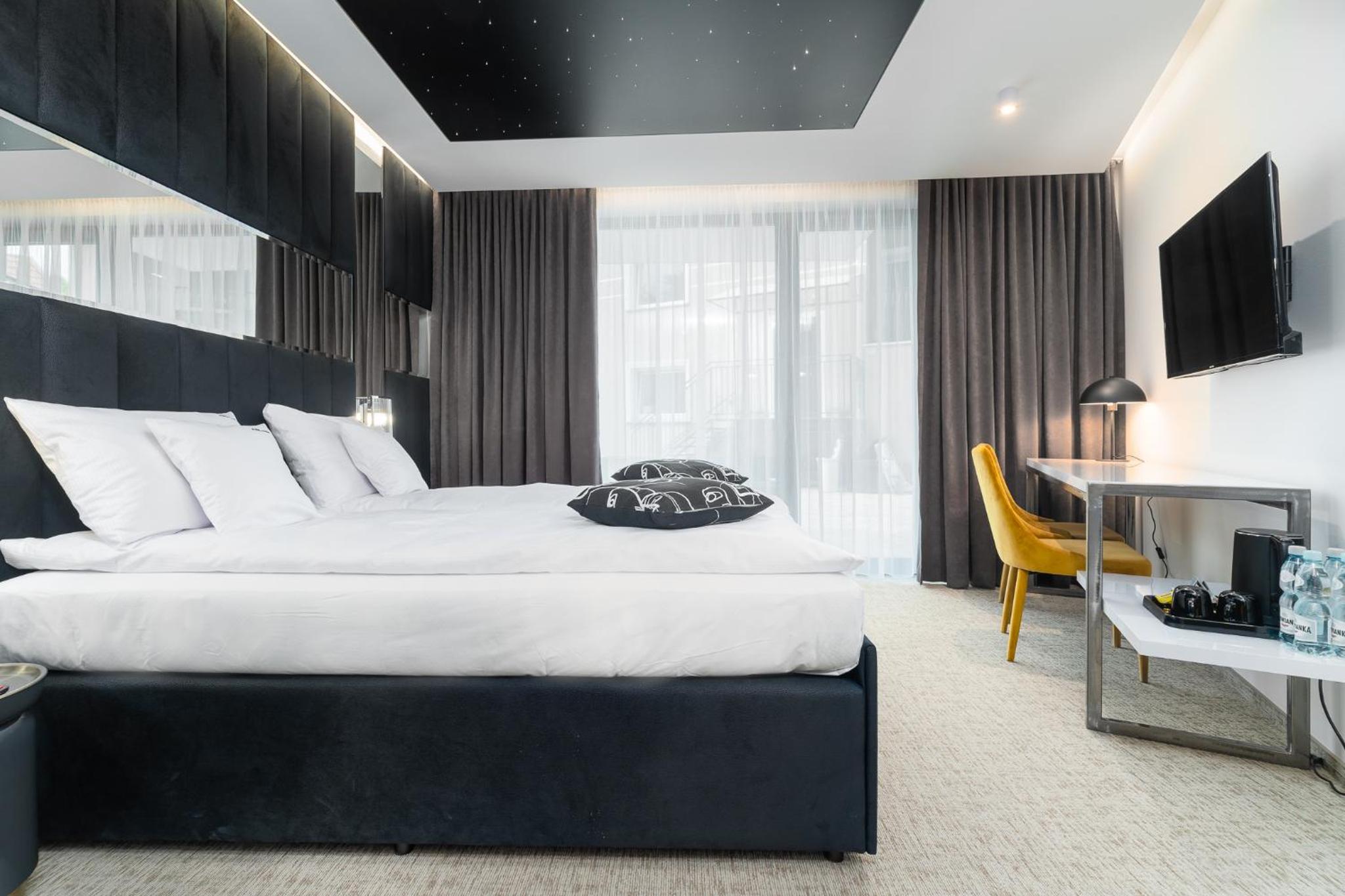 Large Double Room photo 1