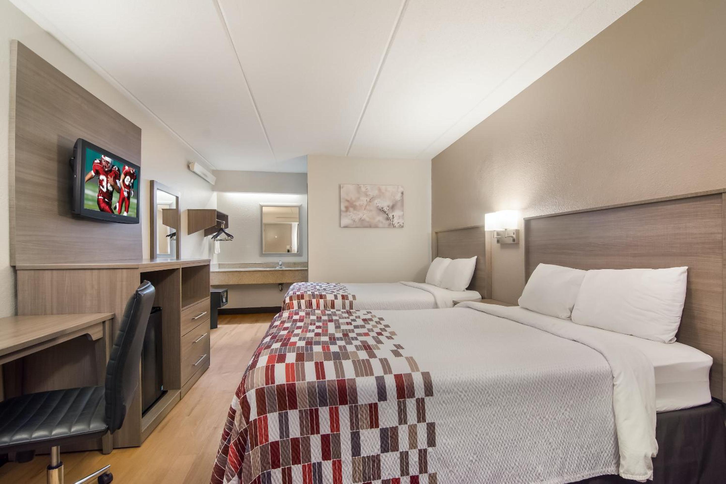 Deluxe Room with Two Double Beds Smoke Free - Photo 3