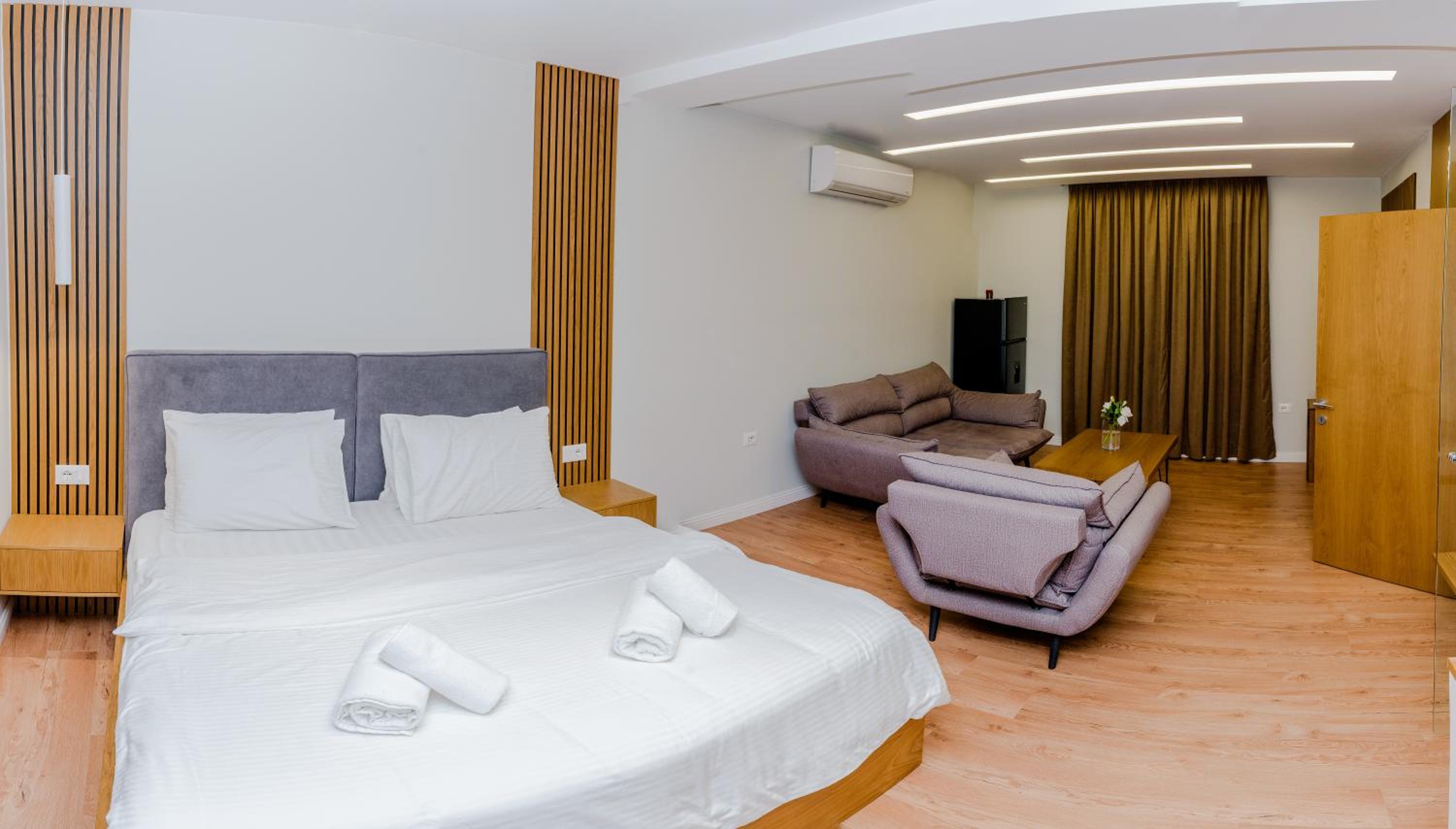 Suite with Hot Tub