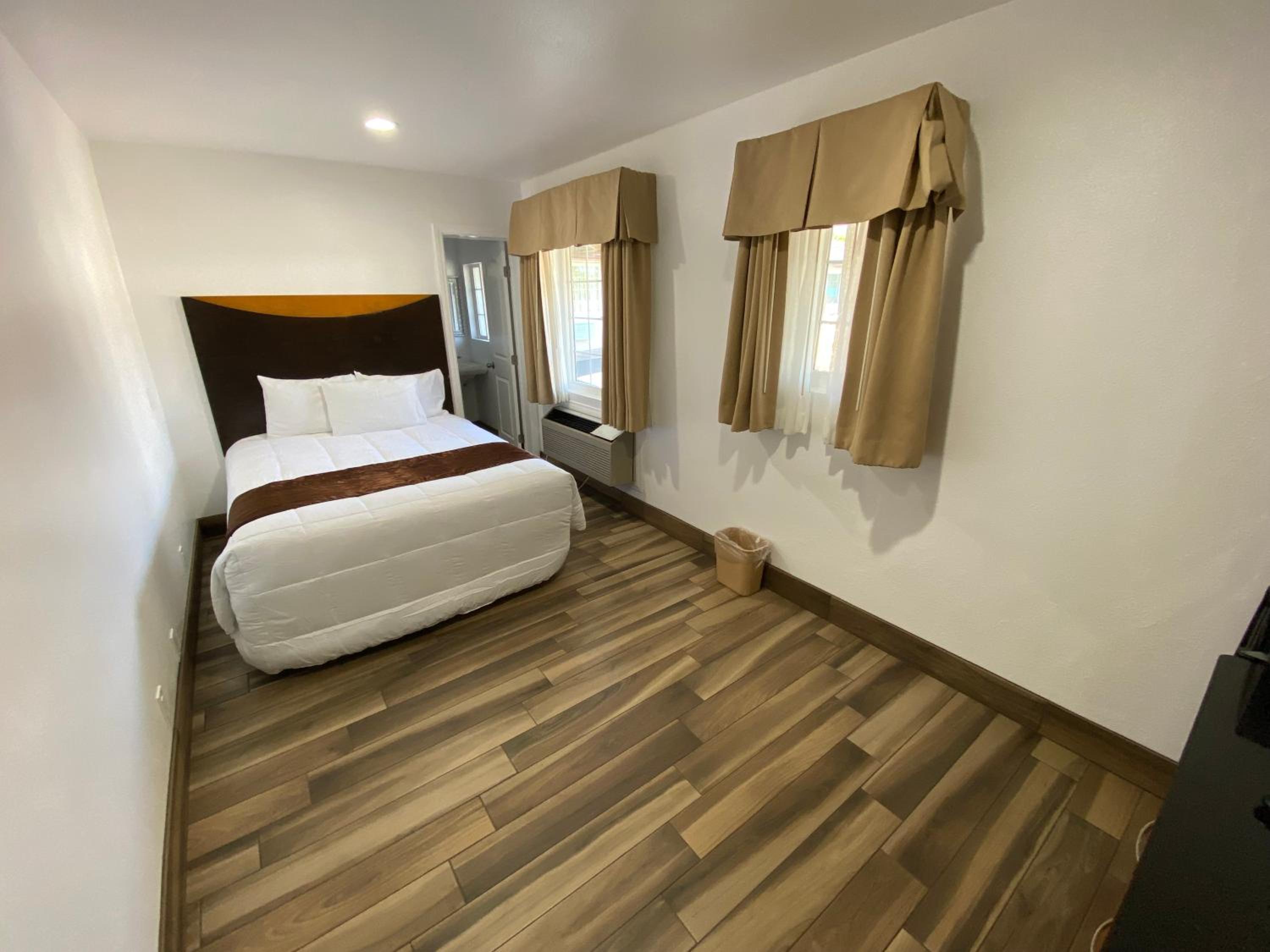 Deluxe Queen Room photo 1