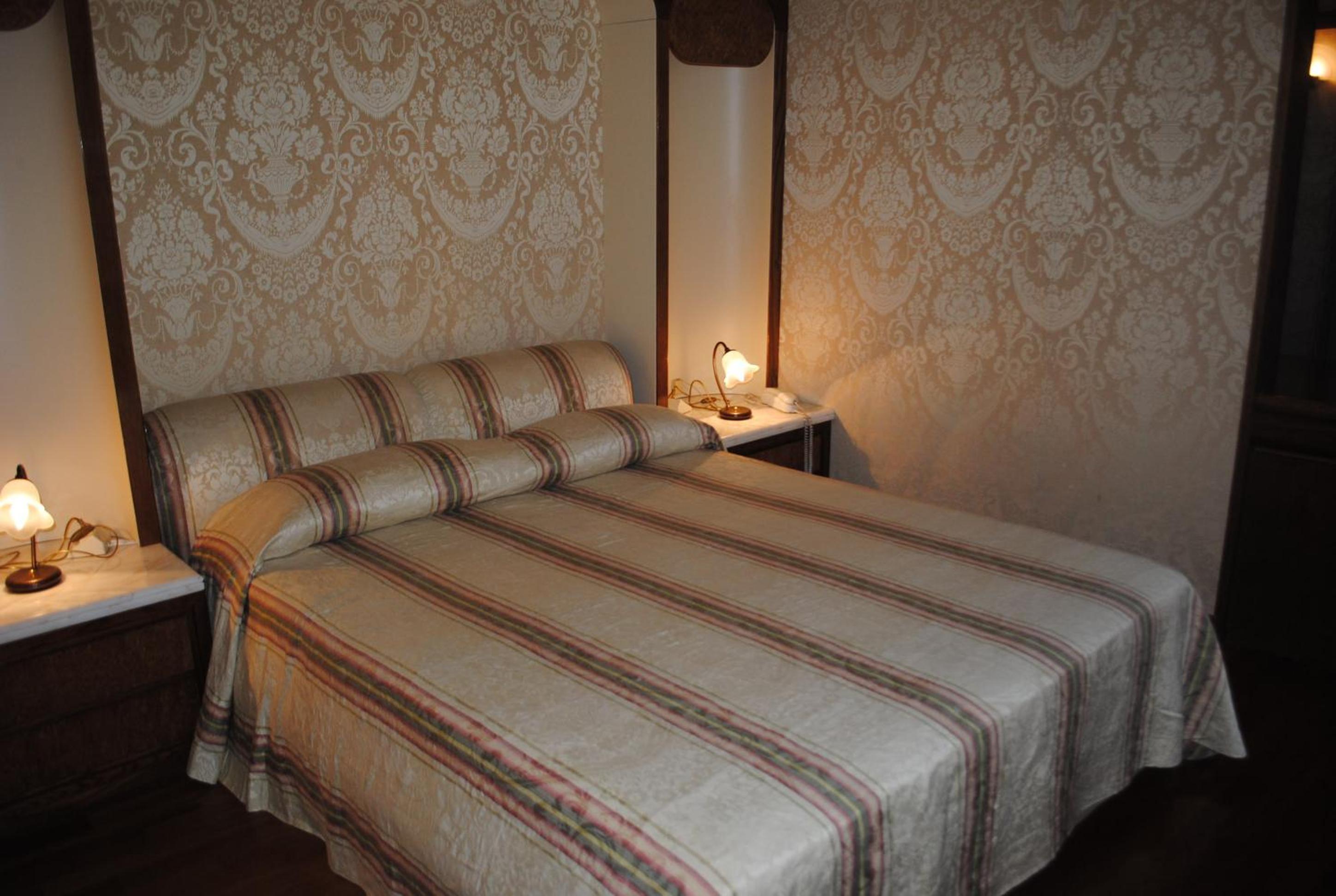 Superior King Room photo 3