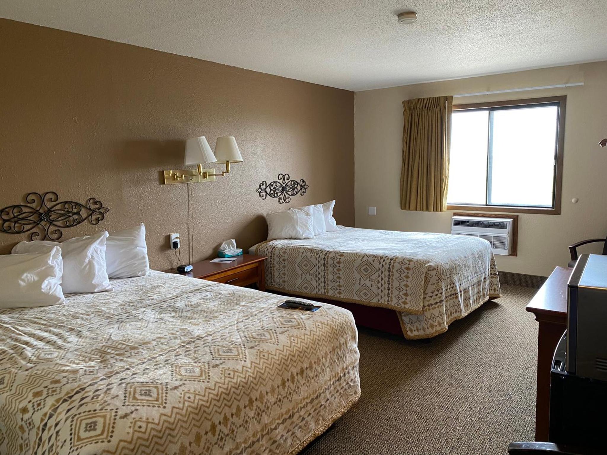 Queen Room - Non-Smoking - Photo 3