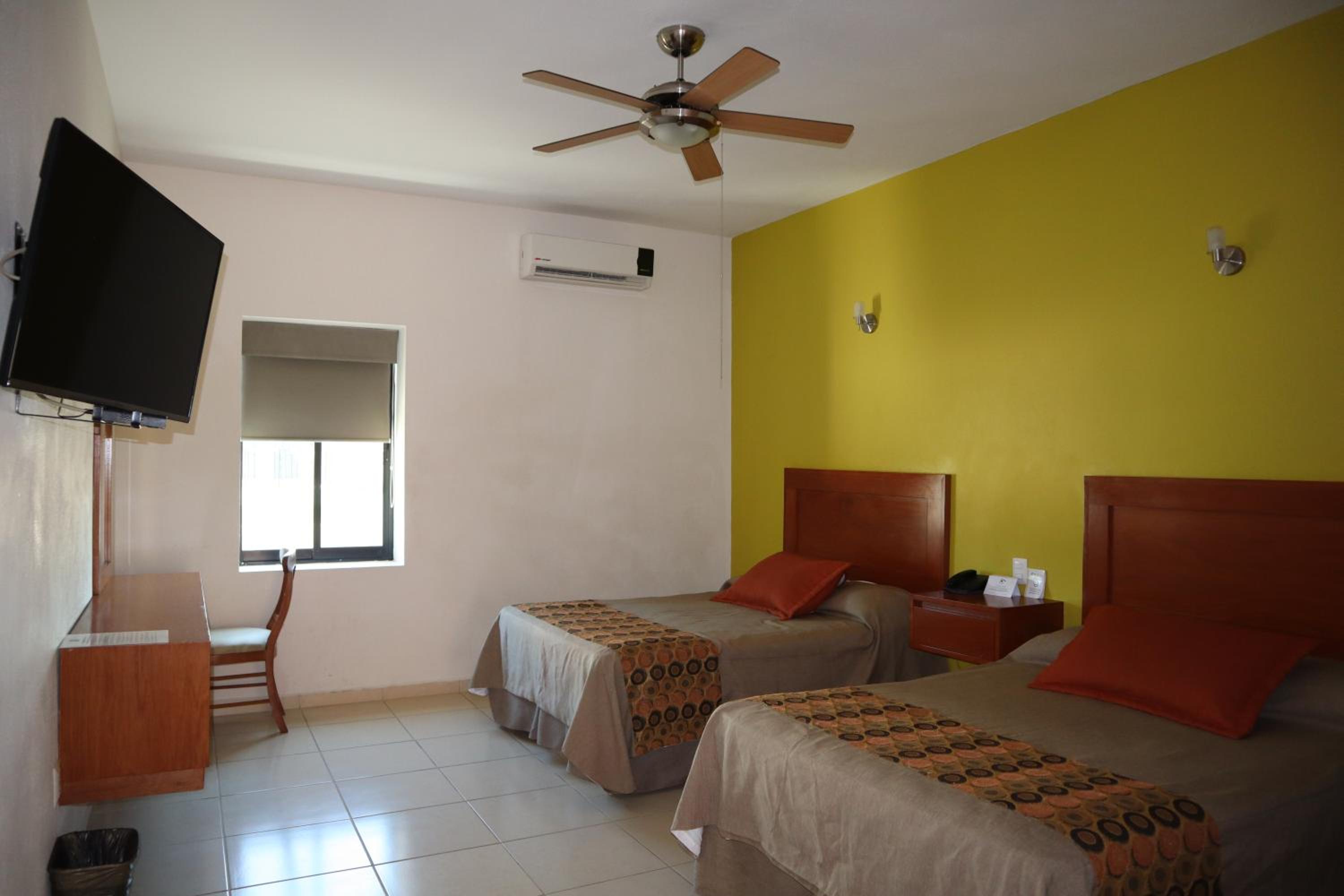 Standard Double Room with Two Double Beds photo 3