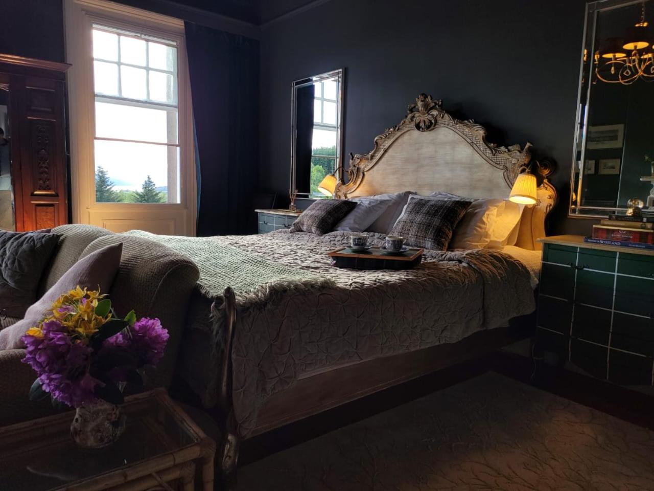 Family Room with Mountain View - Photo 9