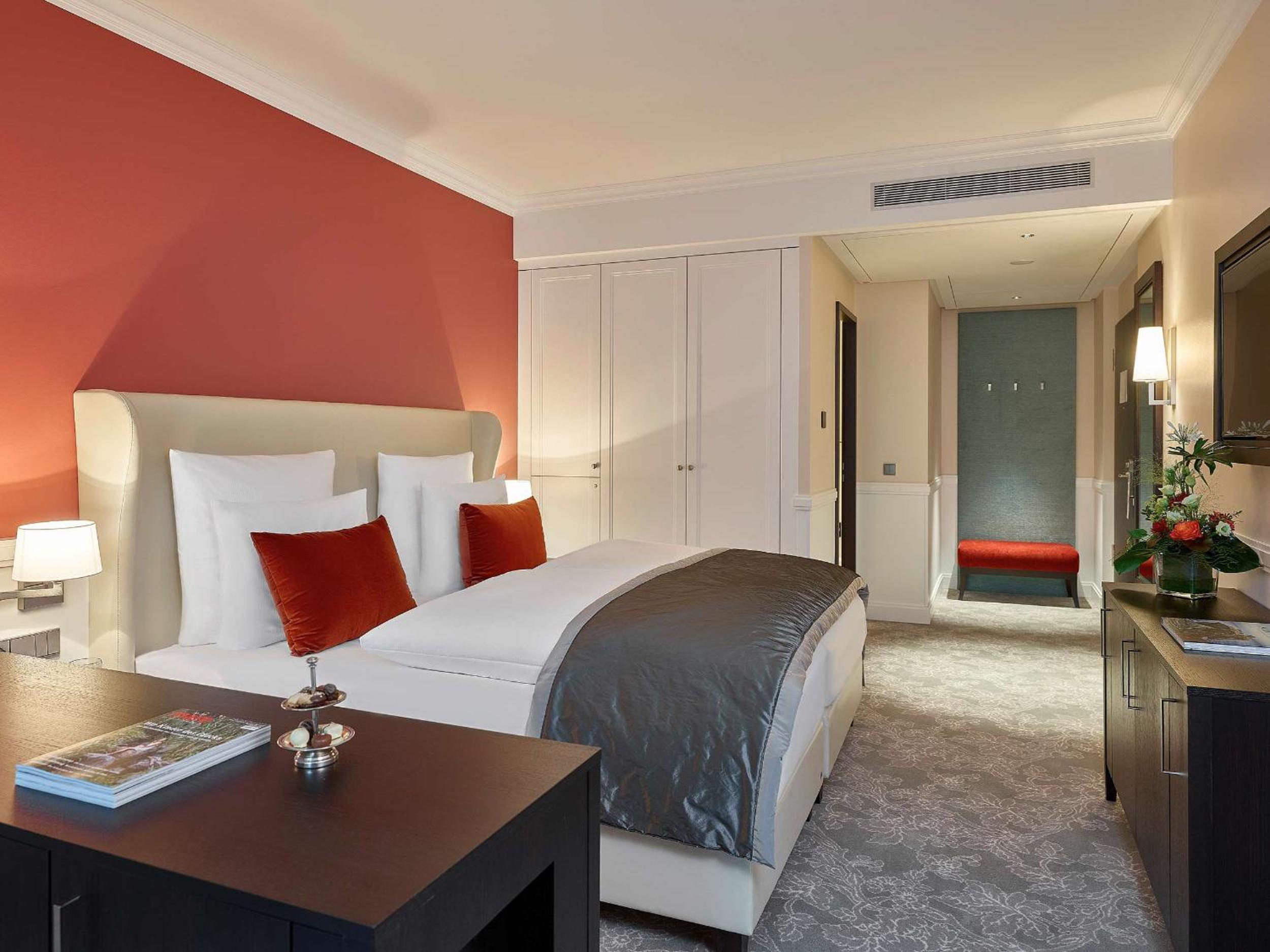 Junior Suite with Garden View photo 2