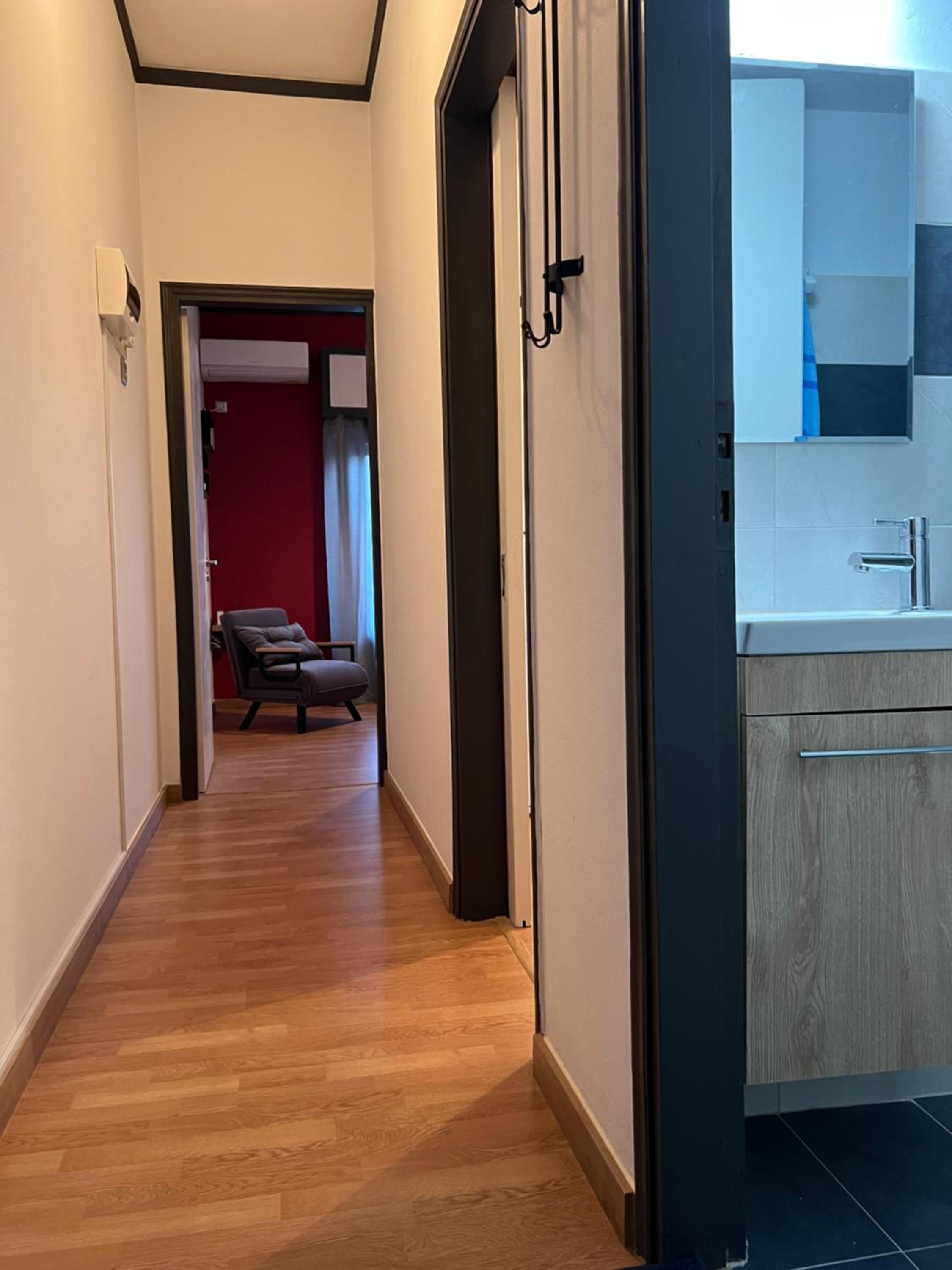 One-Bedroom Apartment - Photo 8