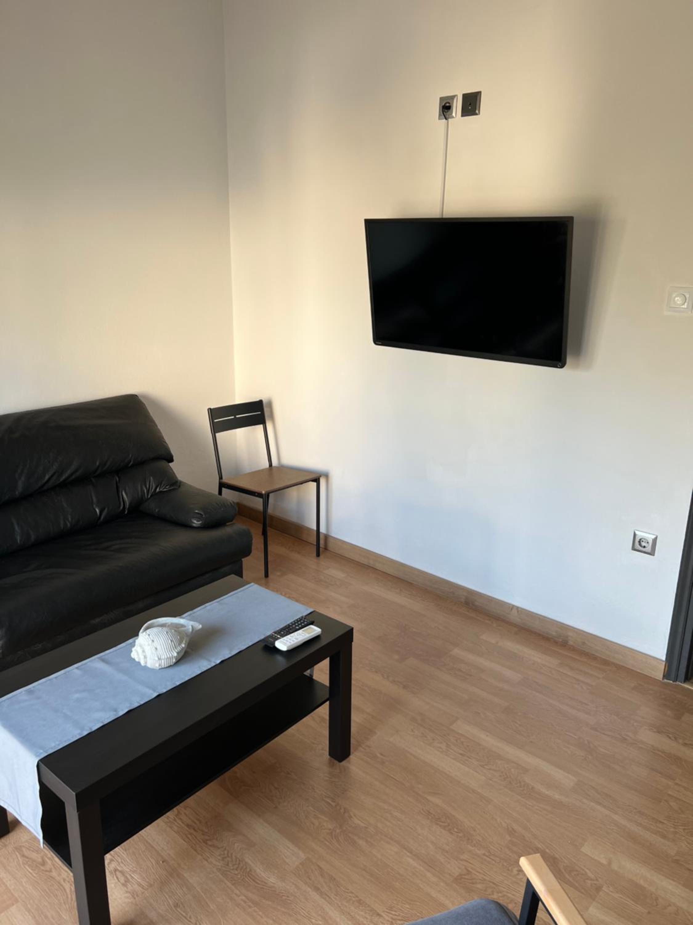 One-Bedroom Apartment - Photo 18