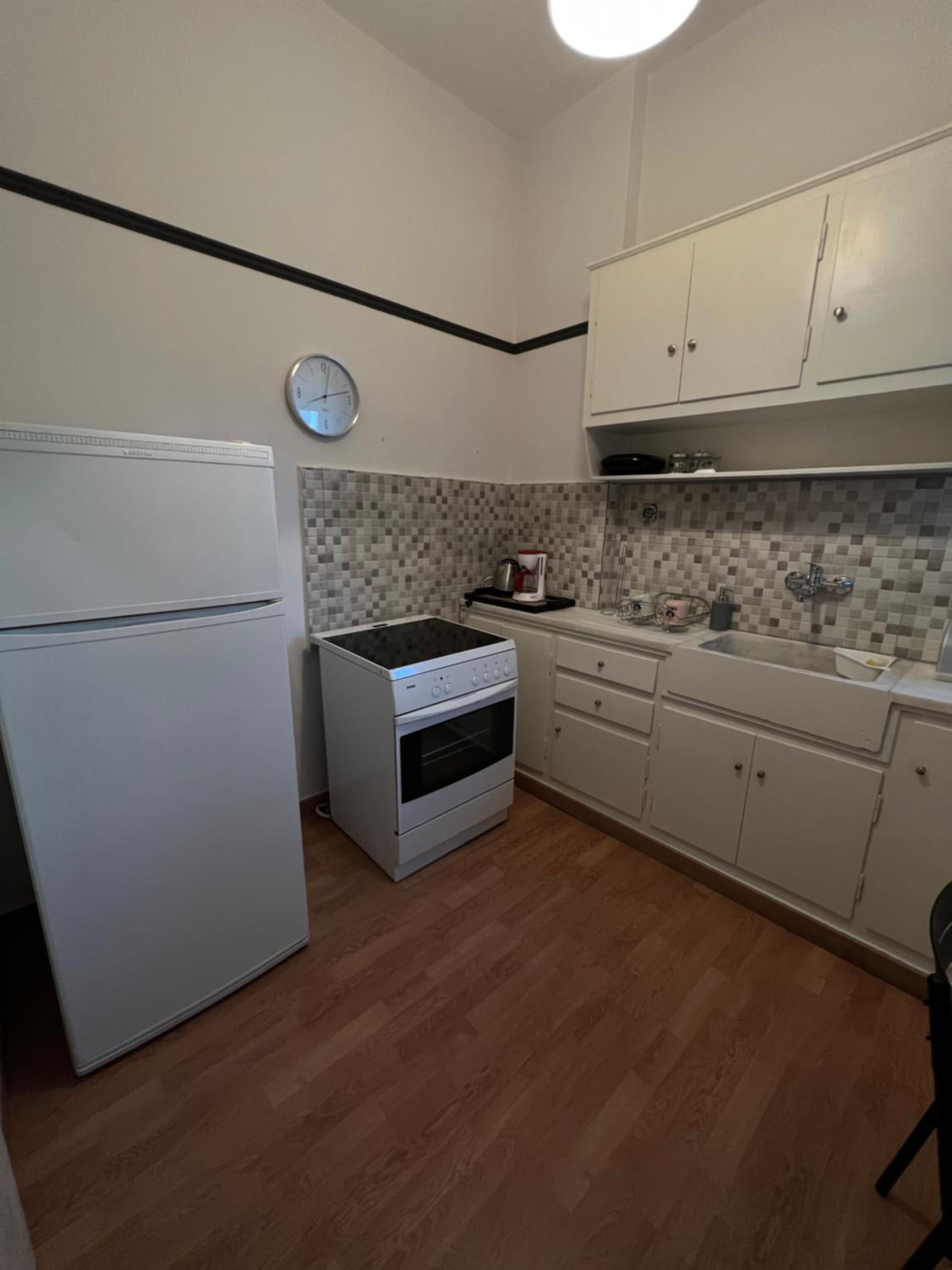 One-Bedroom Apartment - Photo 13