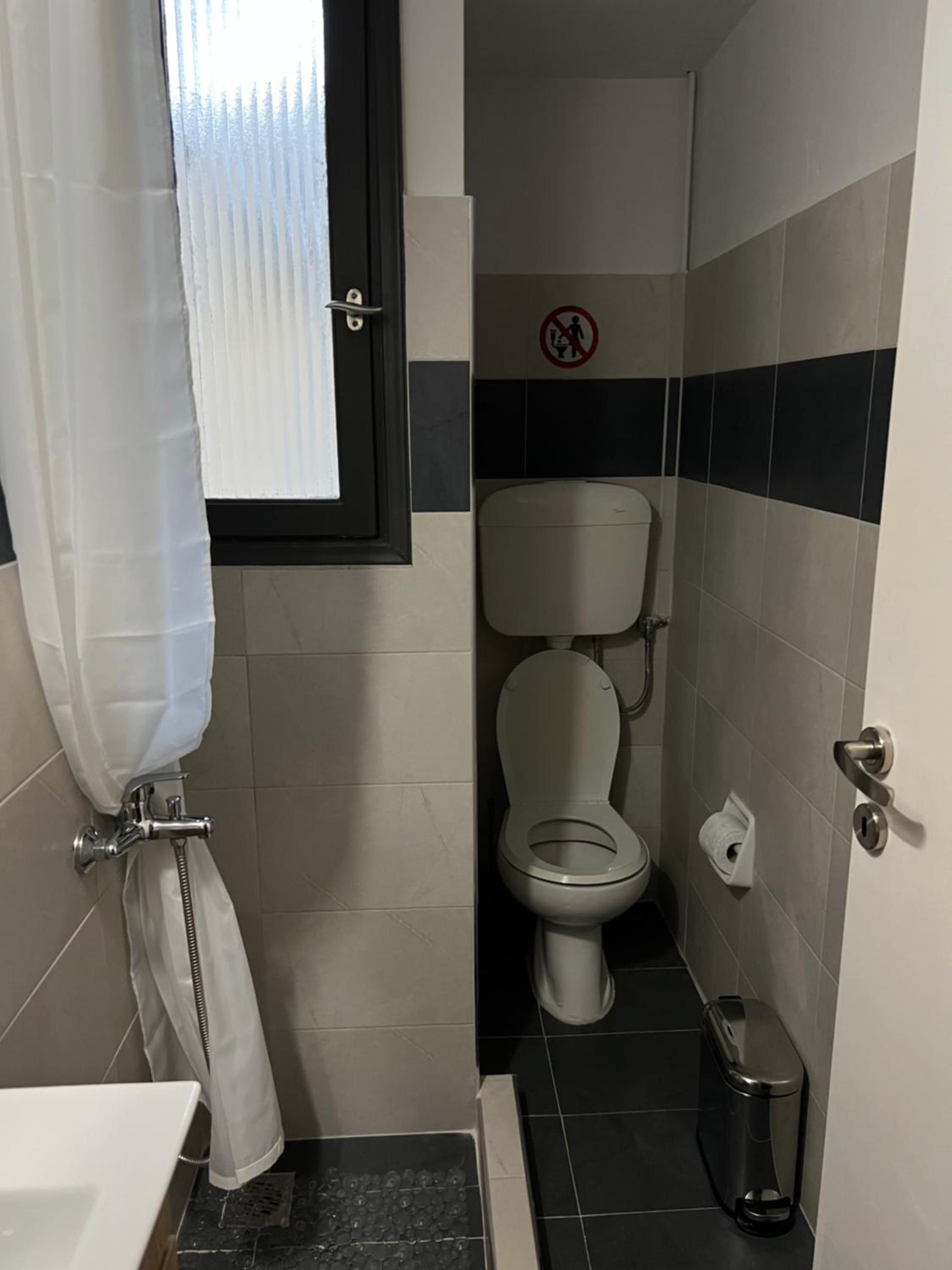 One-Bedroom Apartment - Photo 15