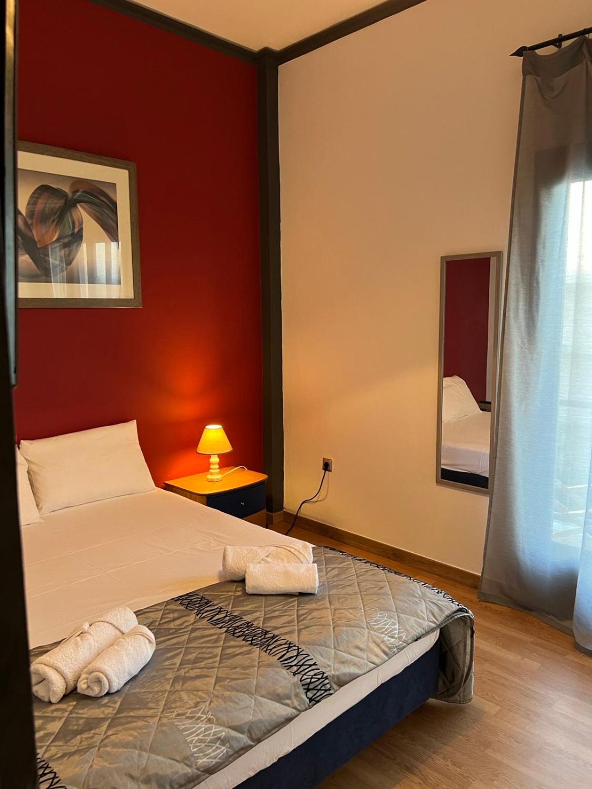 One-Bedroom Apartment - Photo 12