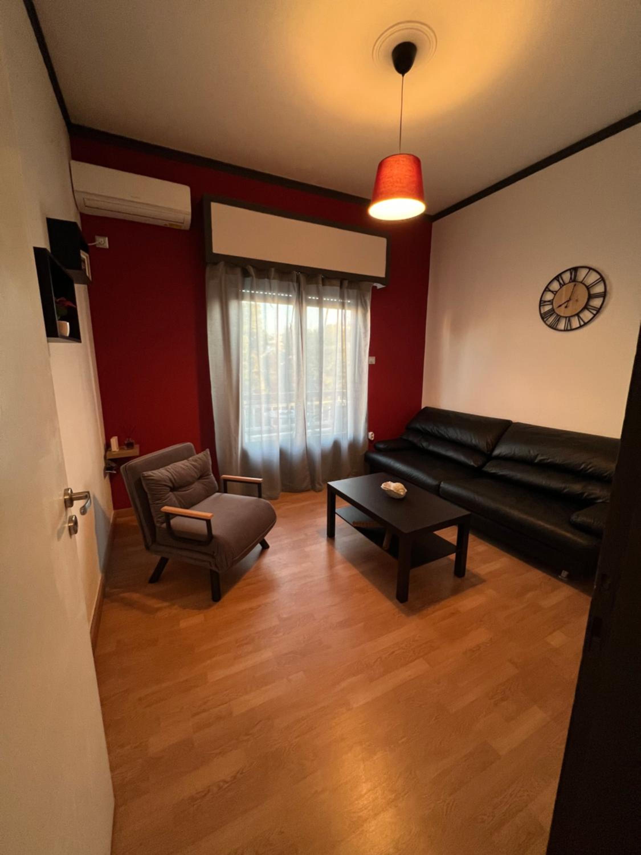 One-Bedroom Apartment - Photo 11