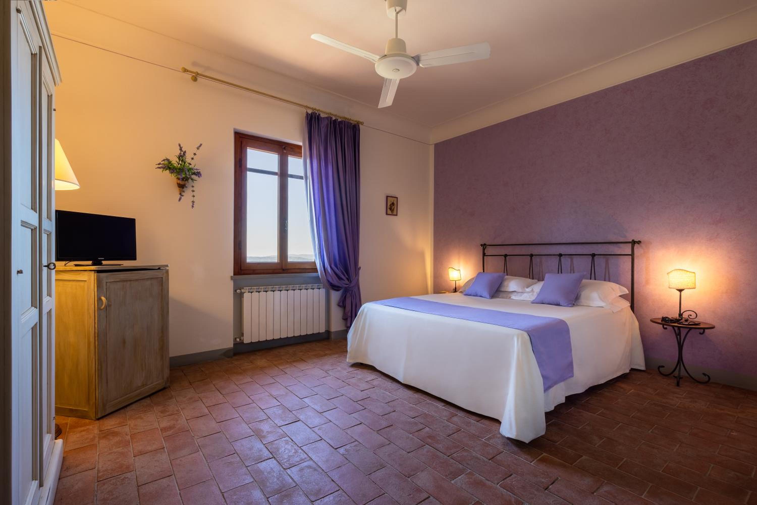 Superior King Room - Photo 1