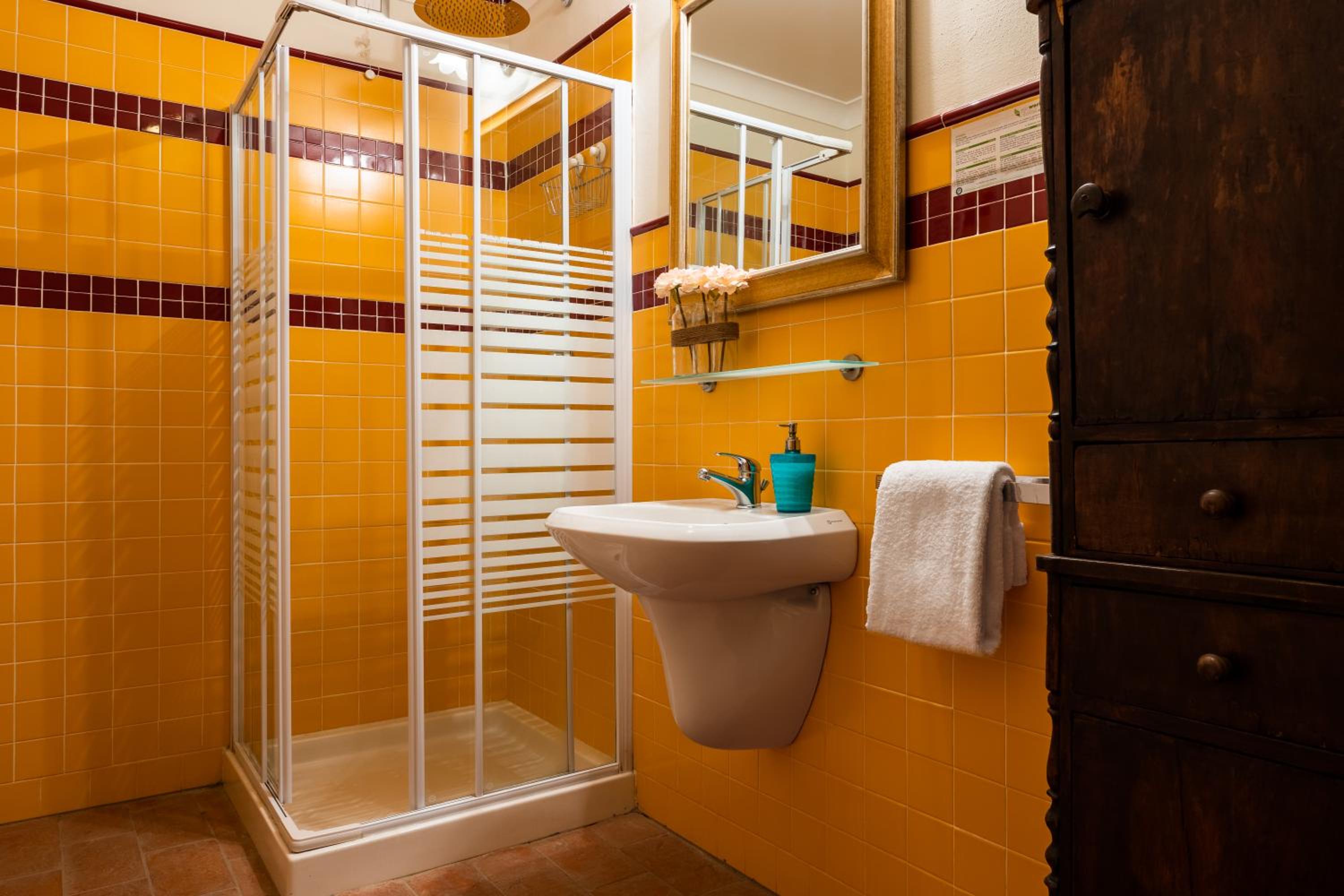 Superior King Room - Photo 2