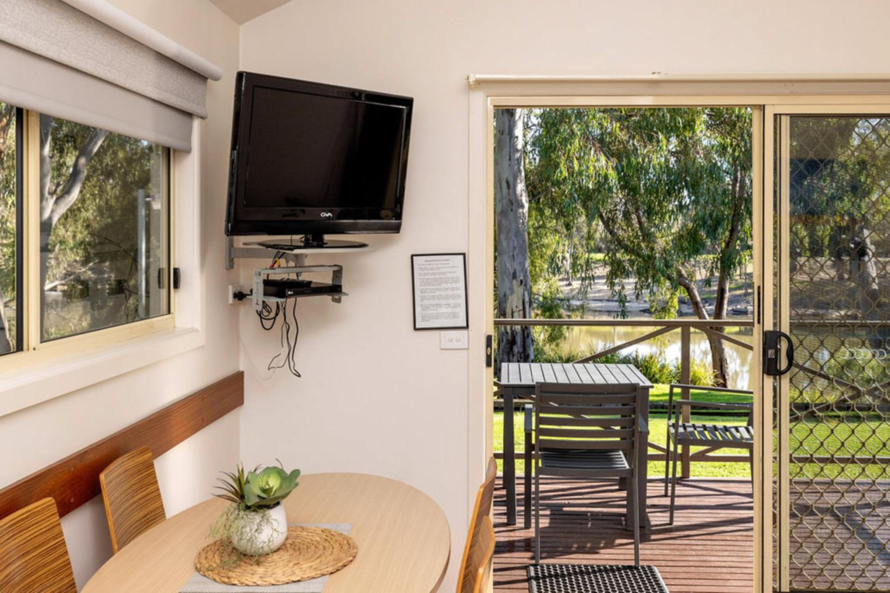 Superior Three-bedroom Villa - Riverfront photo 2