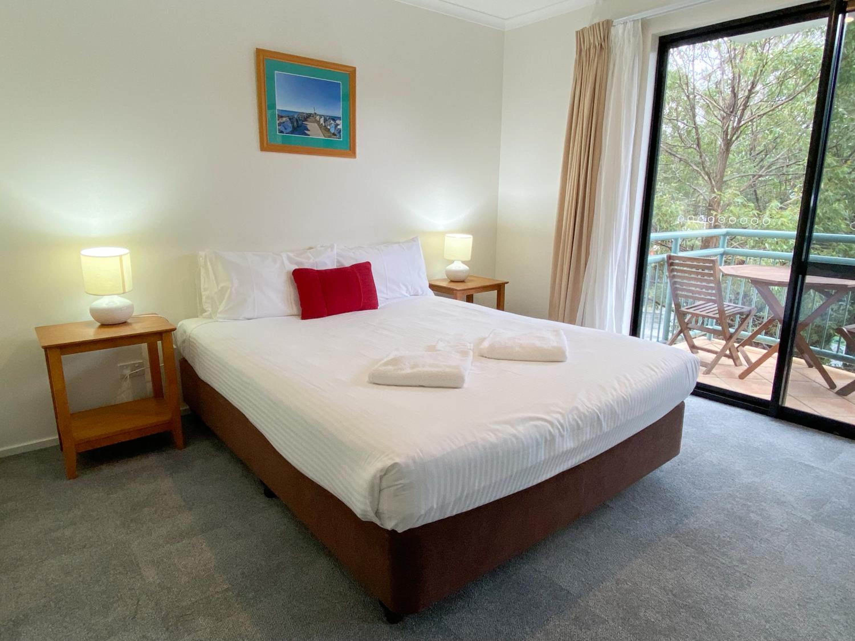 Three-Bedroom Apartment with Spa Bath photo 3