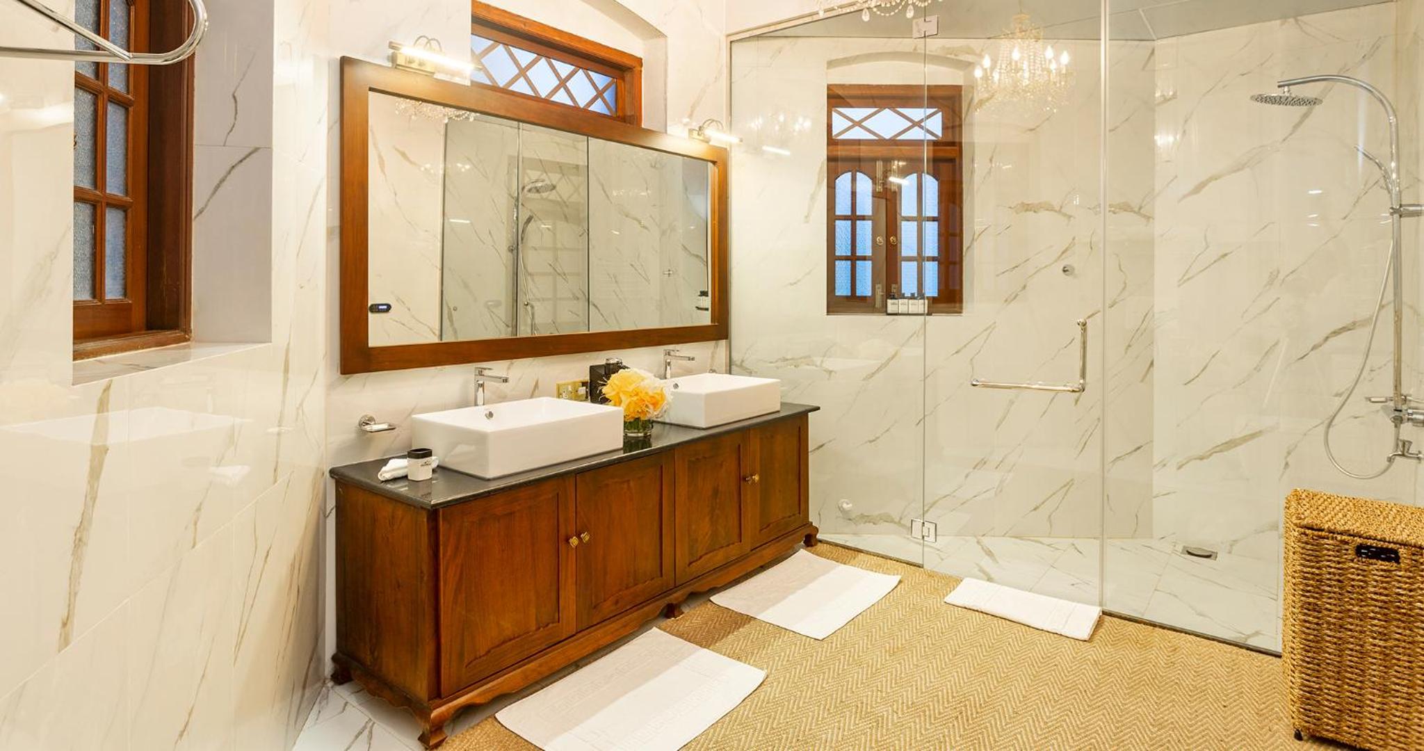 Suite with Lake View - Photo 5