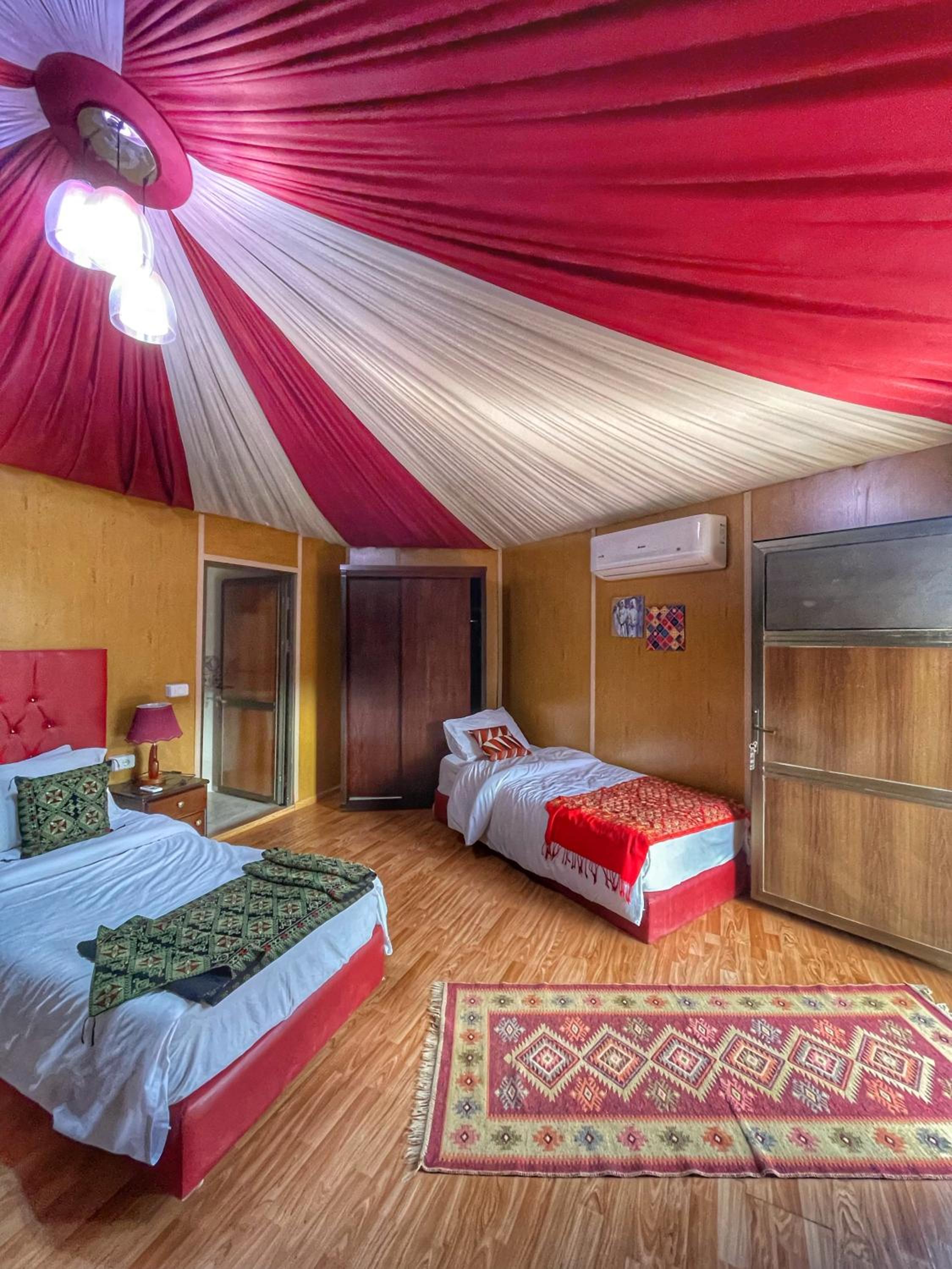 Deluxe Triple Tent photo 3