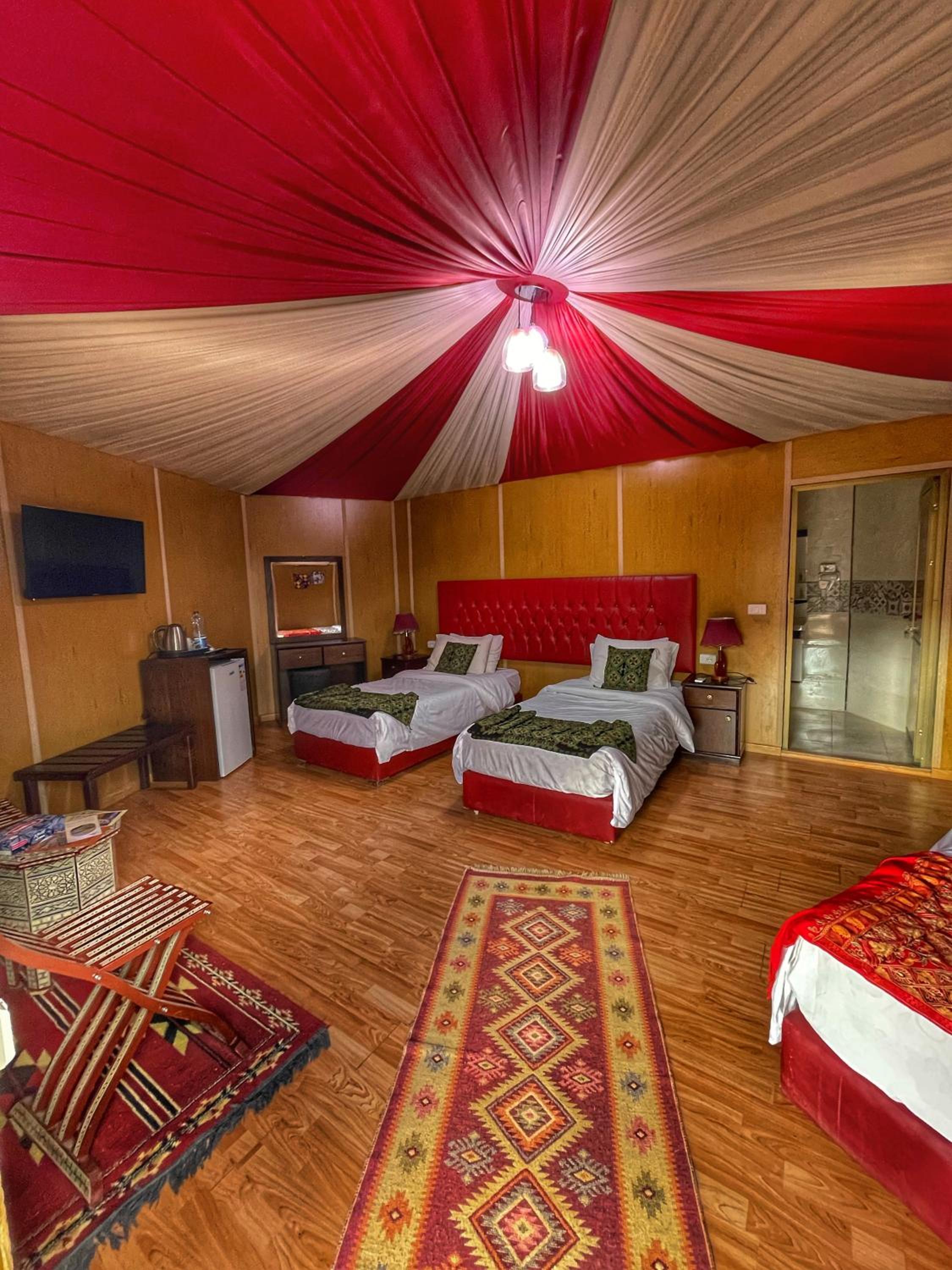 Deluxe Triple Tent photo 1