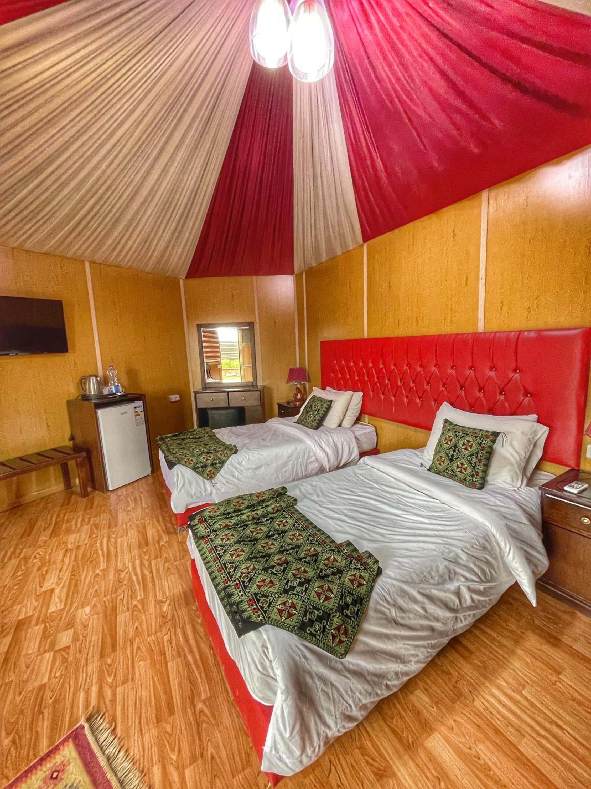 Deluxe Triple Tent photo 2