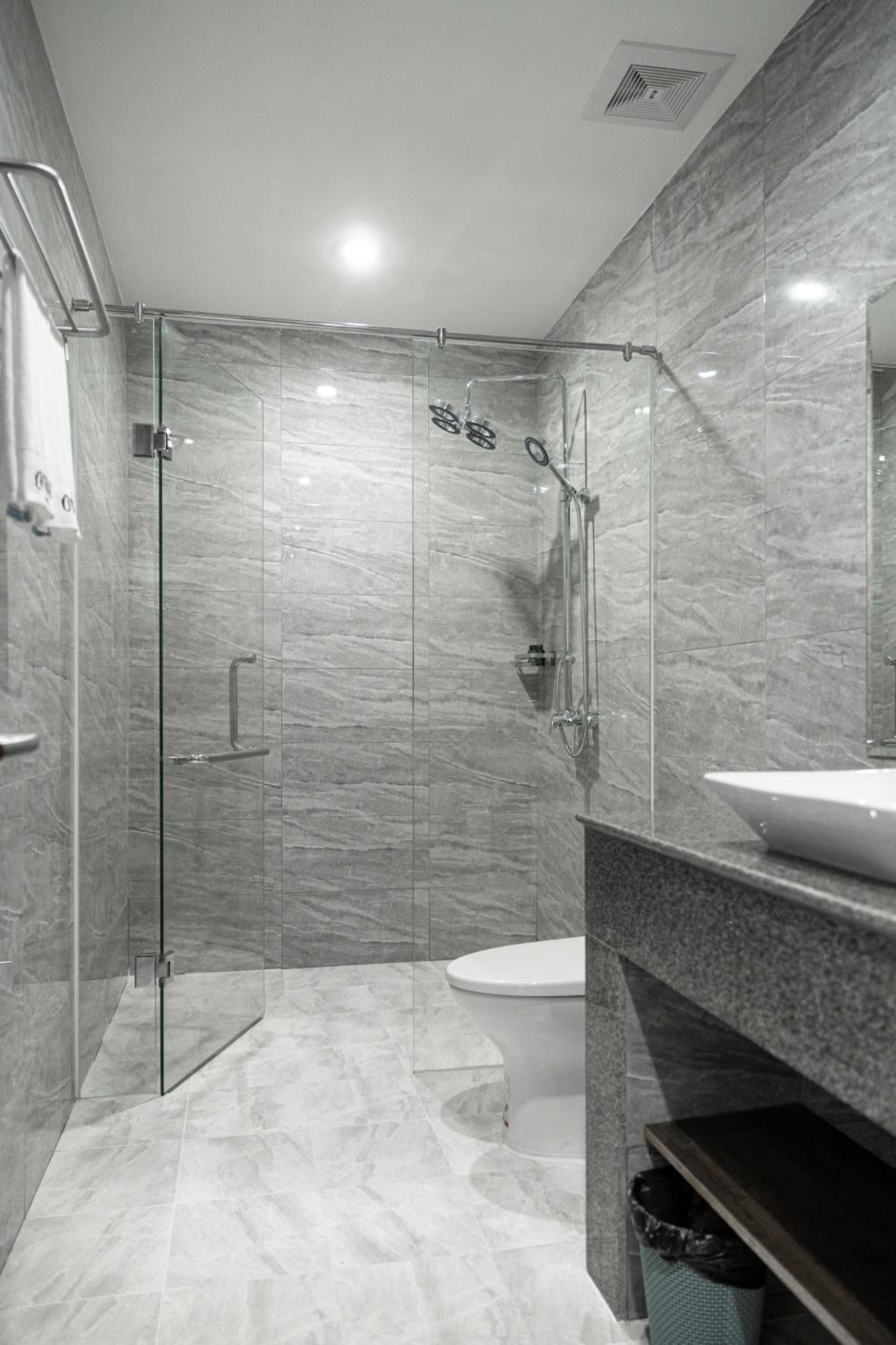 Deluxe Twin Room - Photo 11