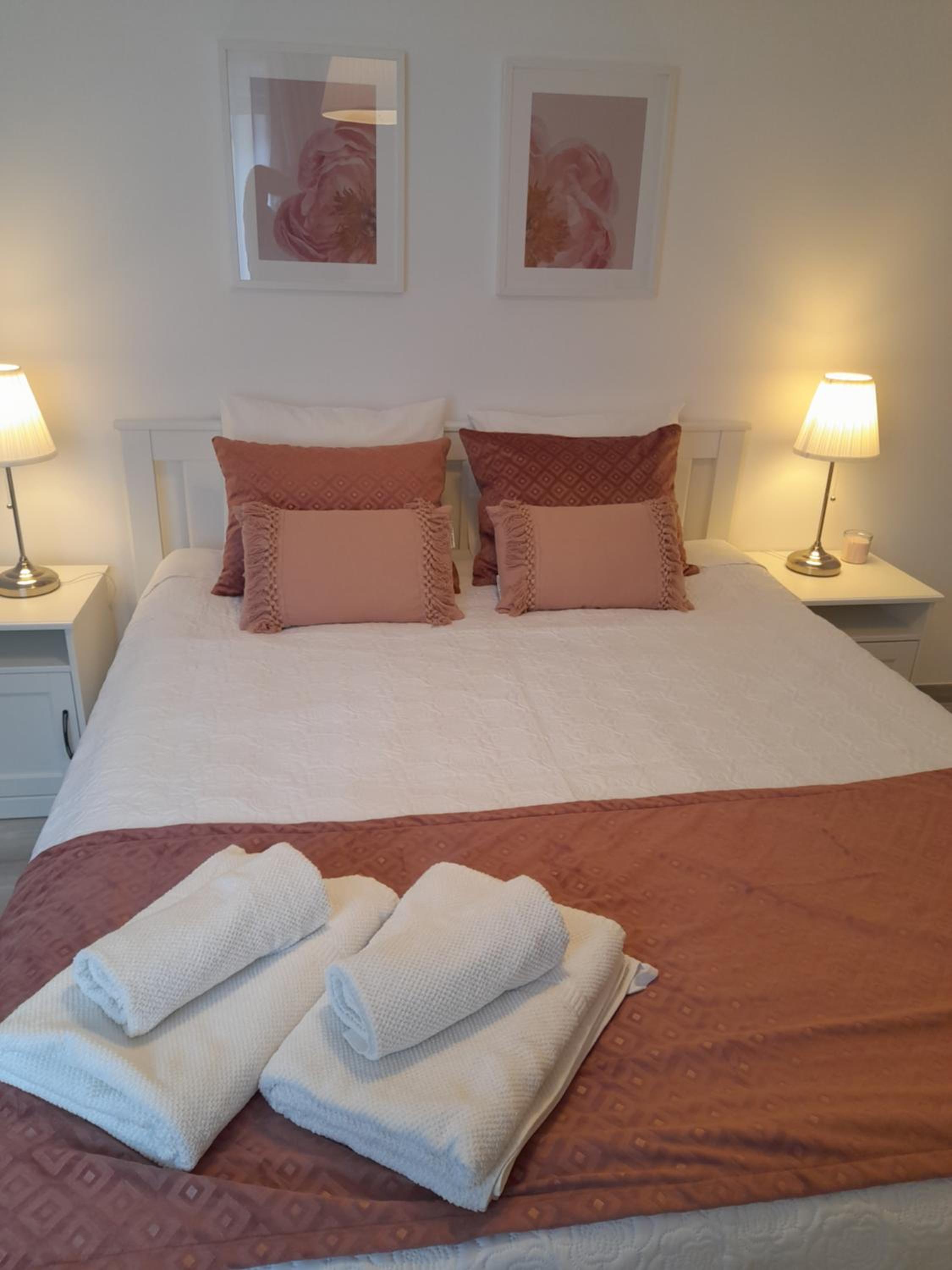 Two-Bedroom Apartment - Photo 18