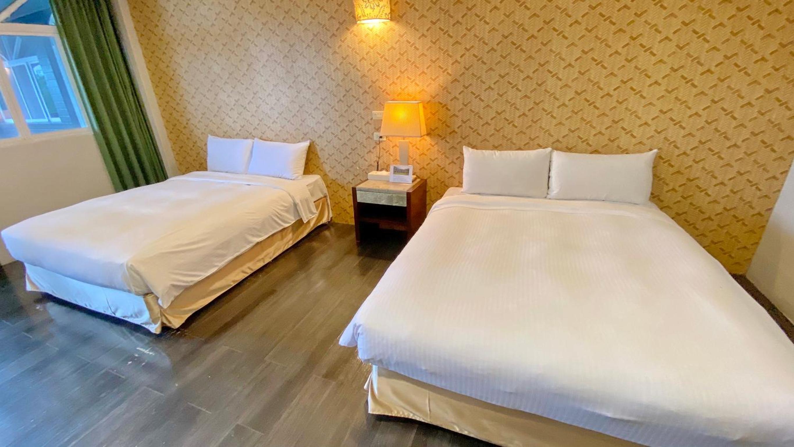 Quadruple Room with Private Bathroom