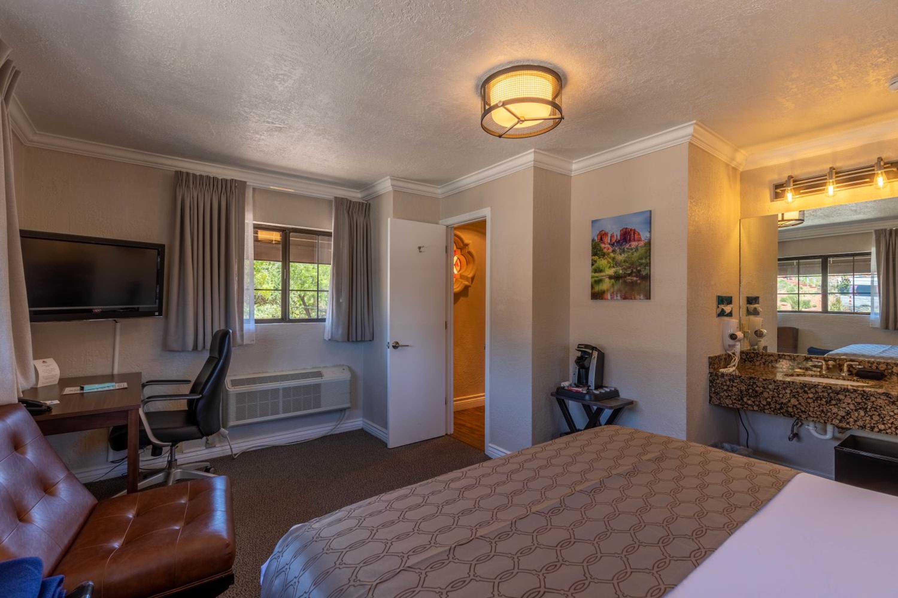 Queen Room - Photo 1