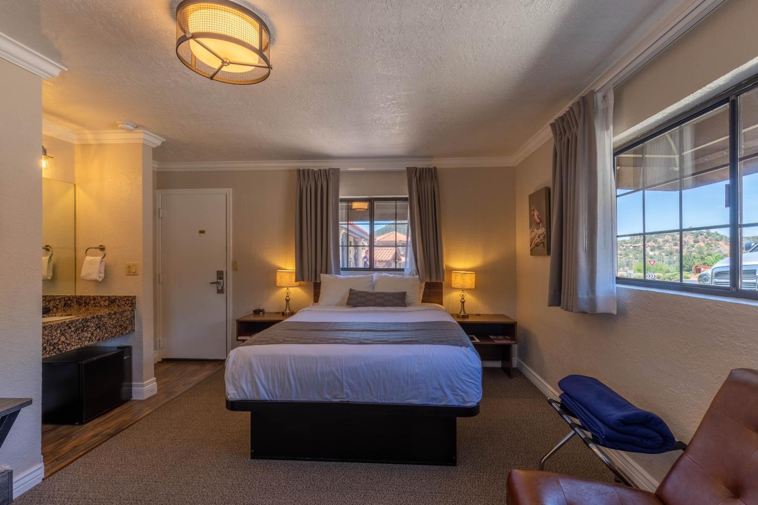 Queen Room - Photo 3