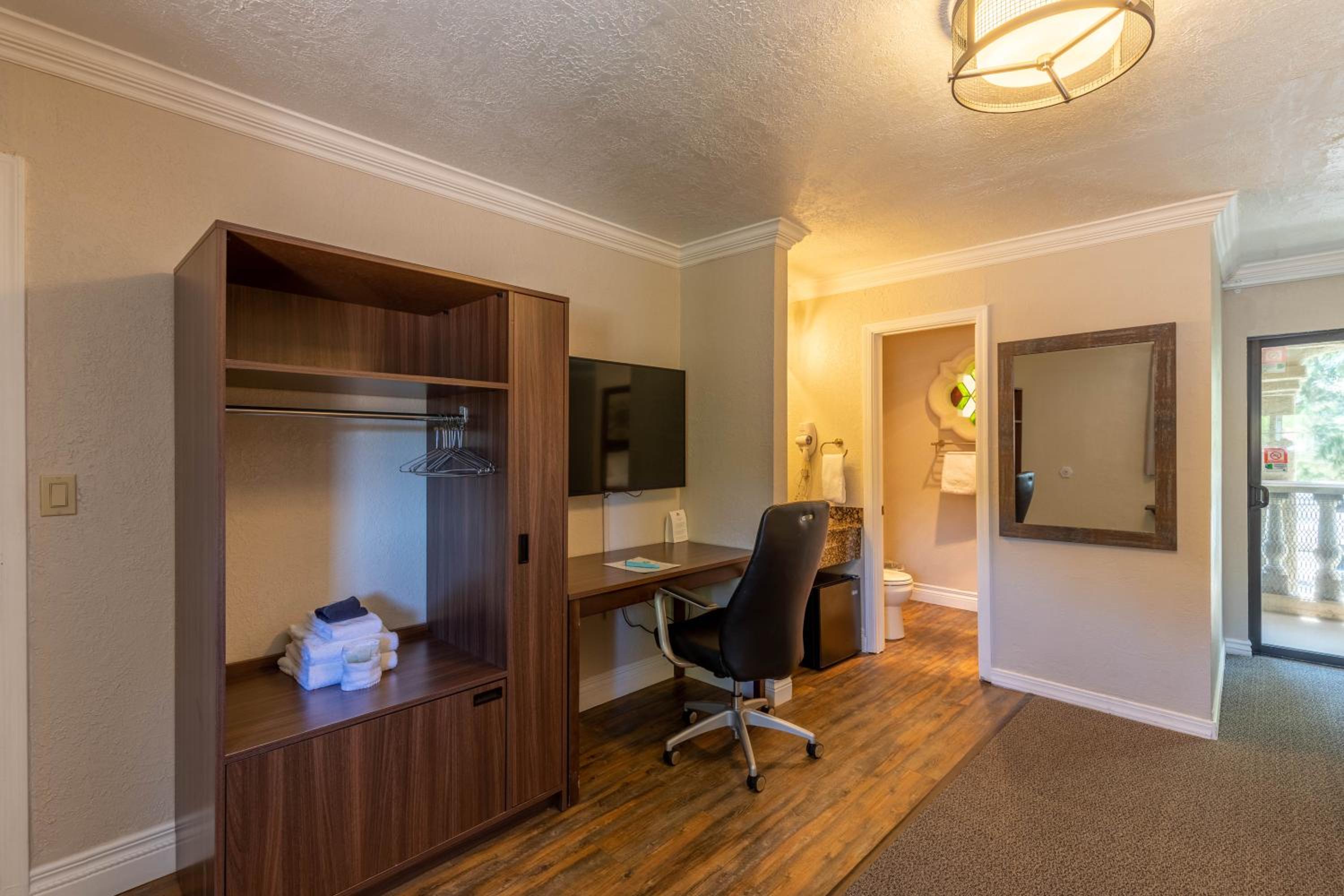 Standard Queen Room - Photo 2