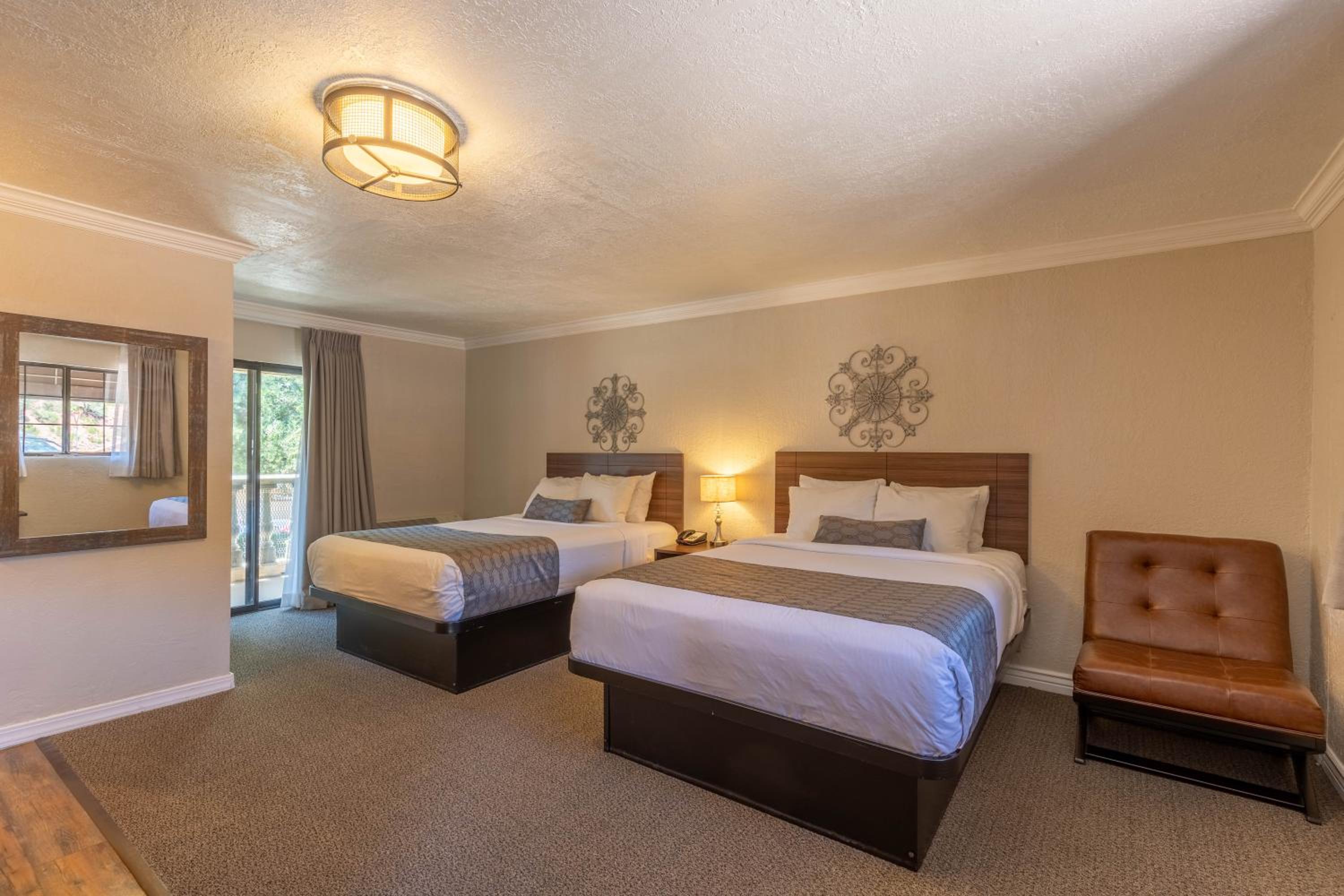 Standard Queen Room - Photo 1