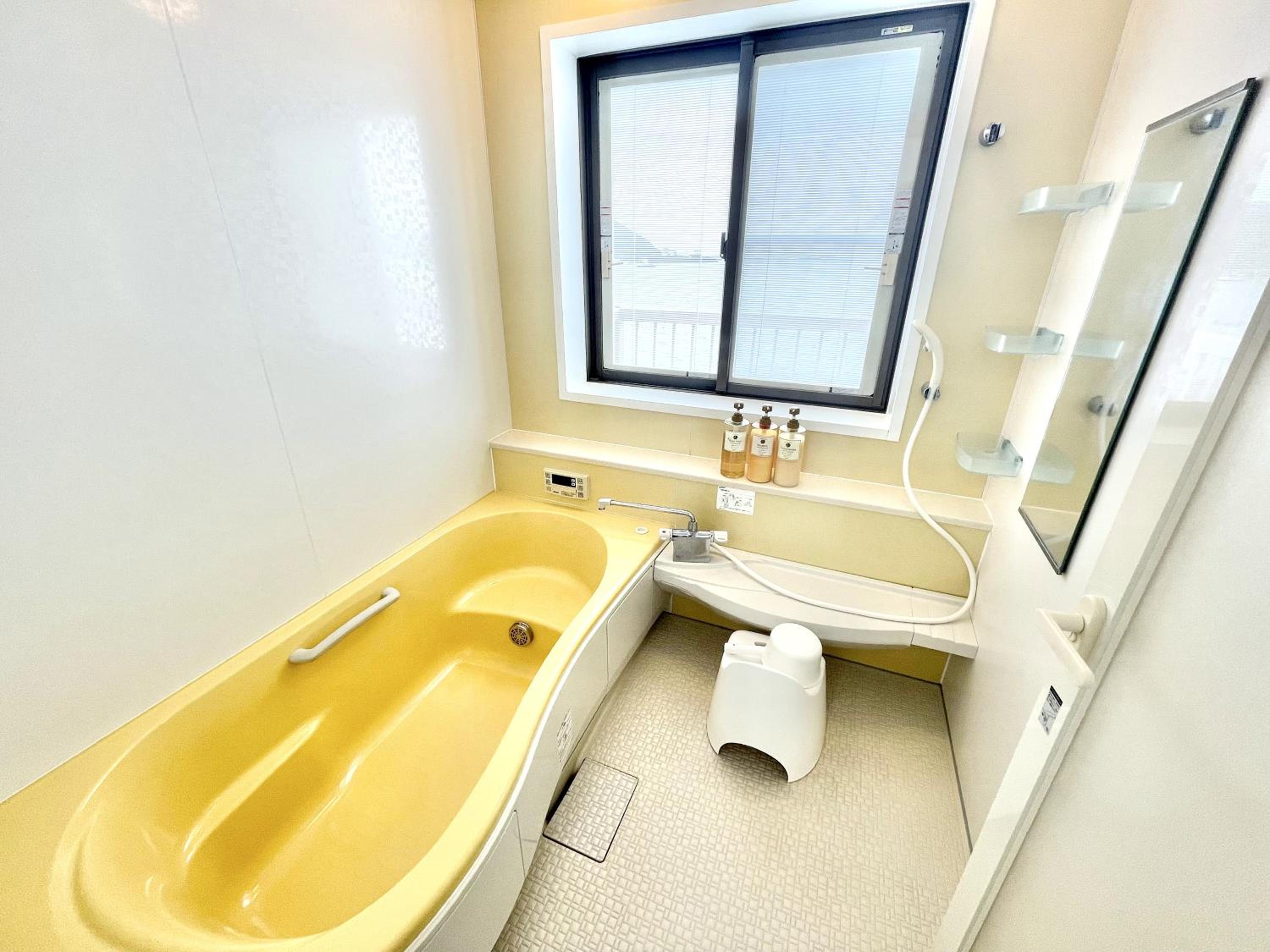 Three-Bedroom House - Photo 23