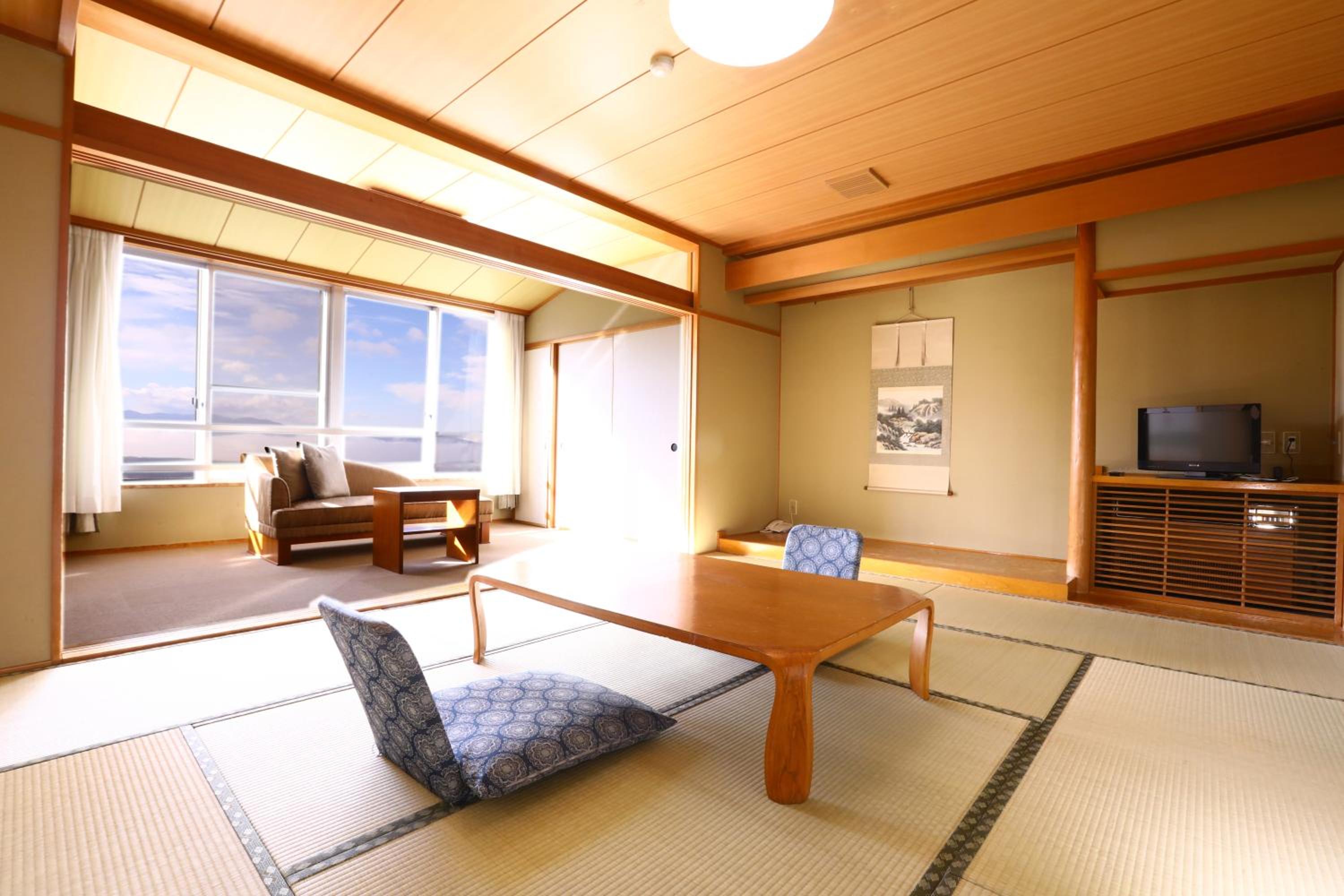 Quadruple Room with Mountain View photo 1