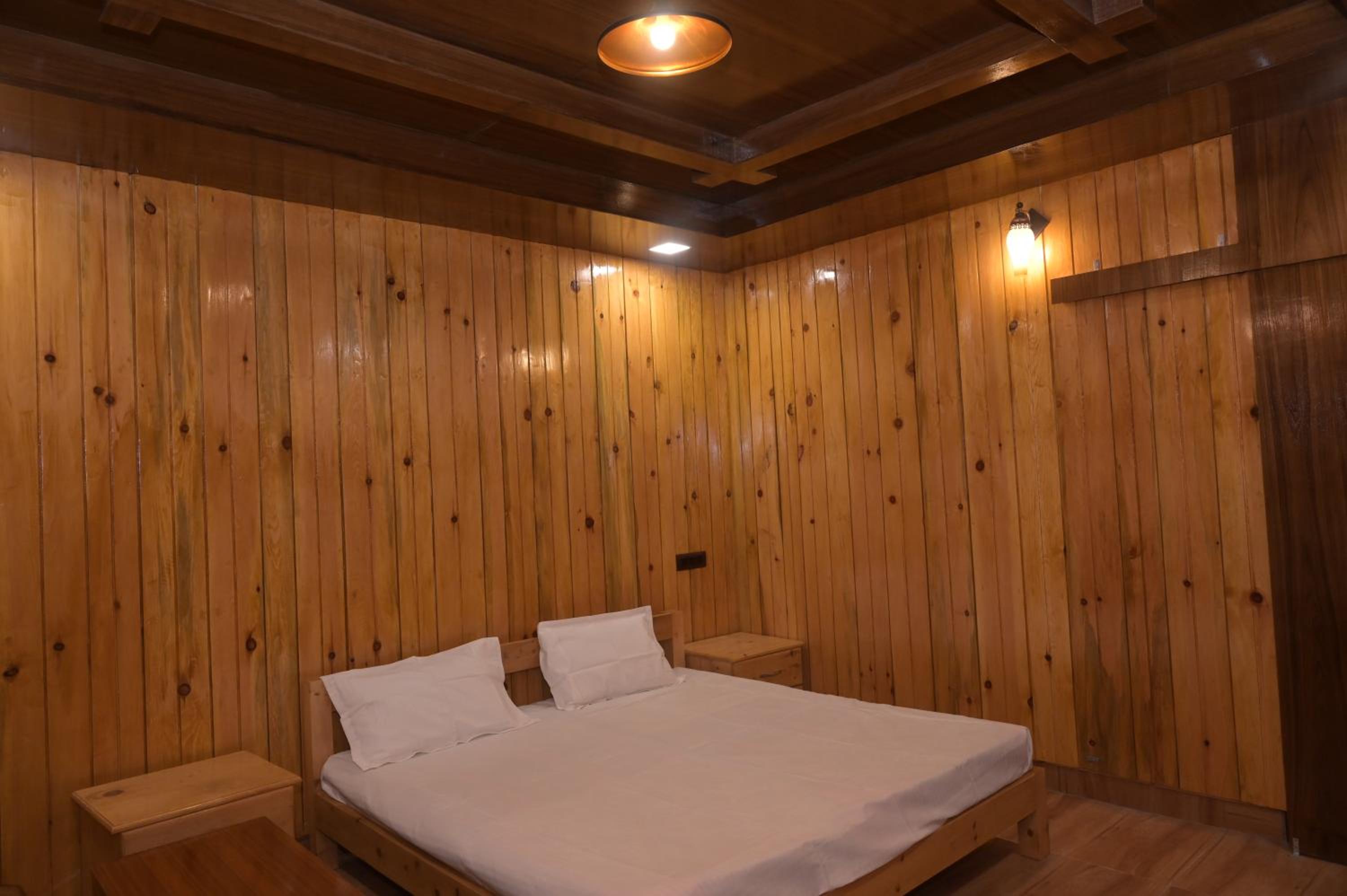Deluxe Double Room photo 3